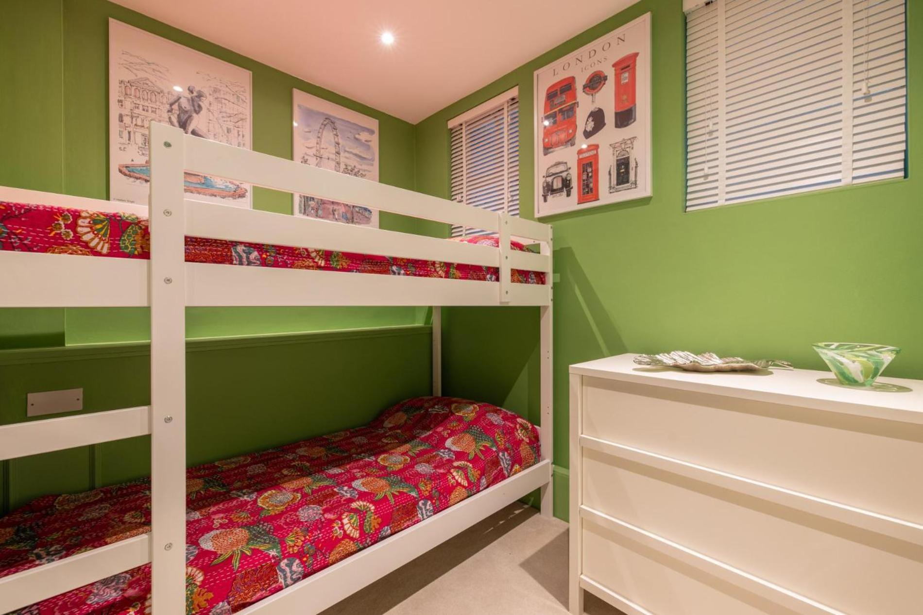 Cosy and Stylish Chelsea 2 bedroom flat