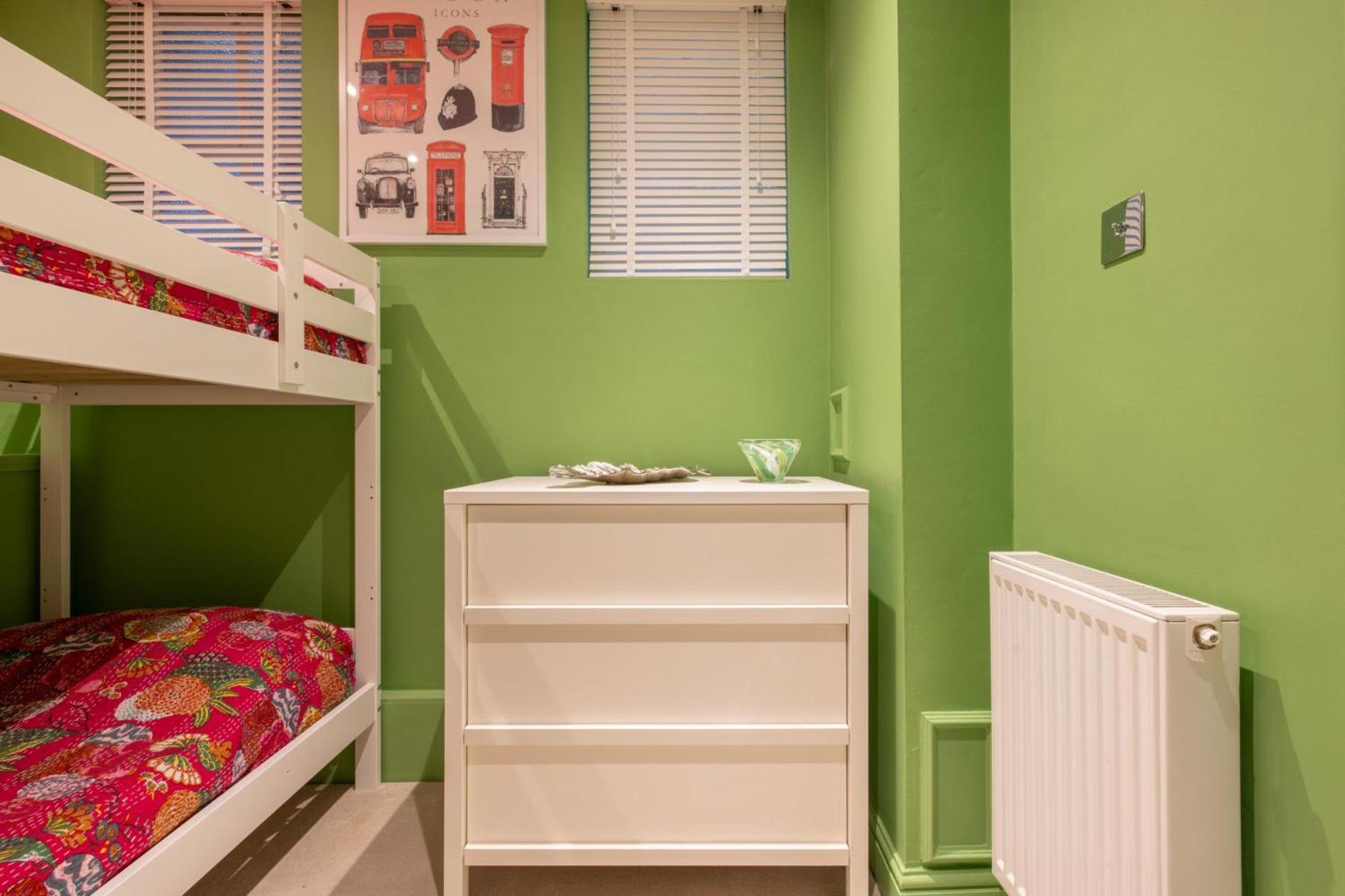 Cosy and Stylish Chelsea 2 bedroom flat
