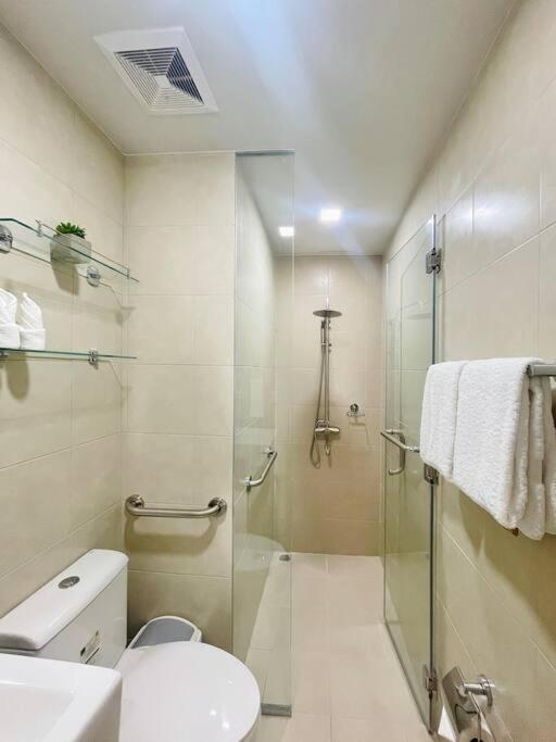 * *8 Luxurious Studio Apartment view 4