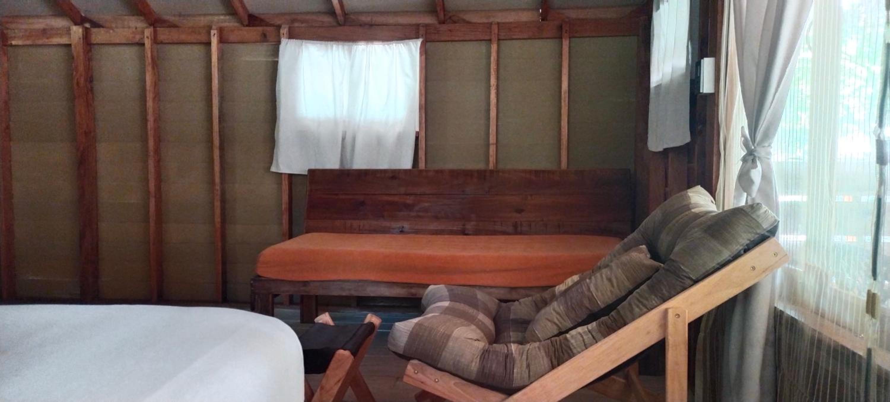 Lazy Hut