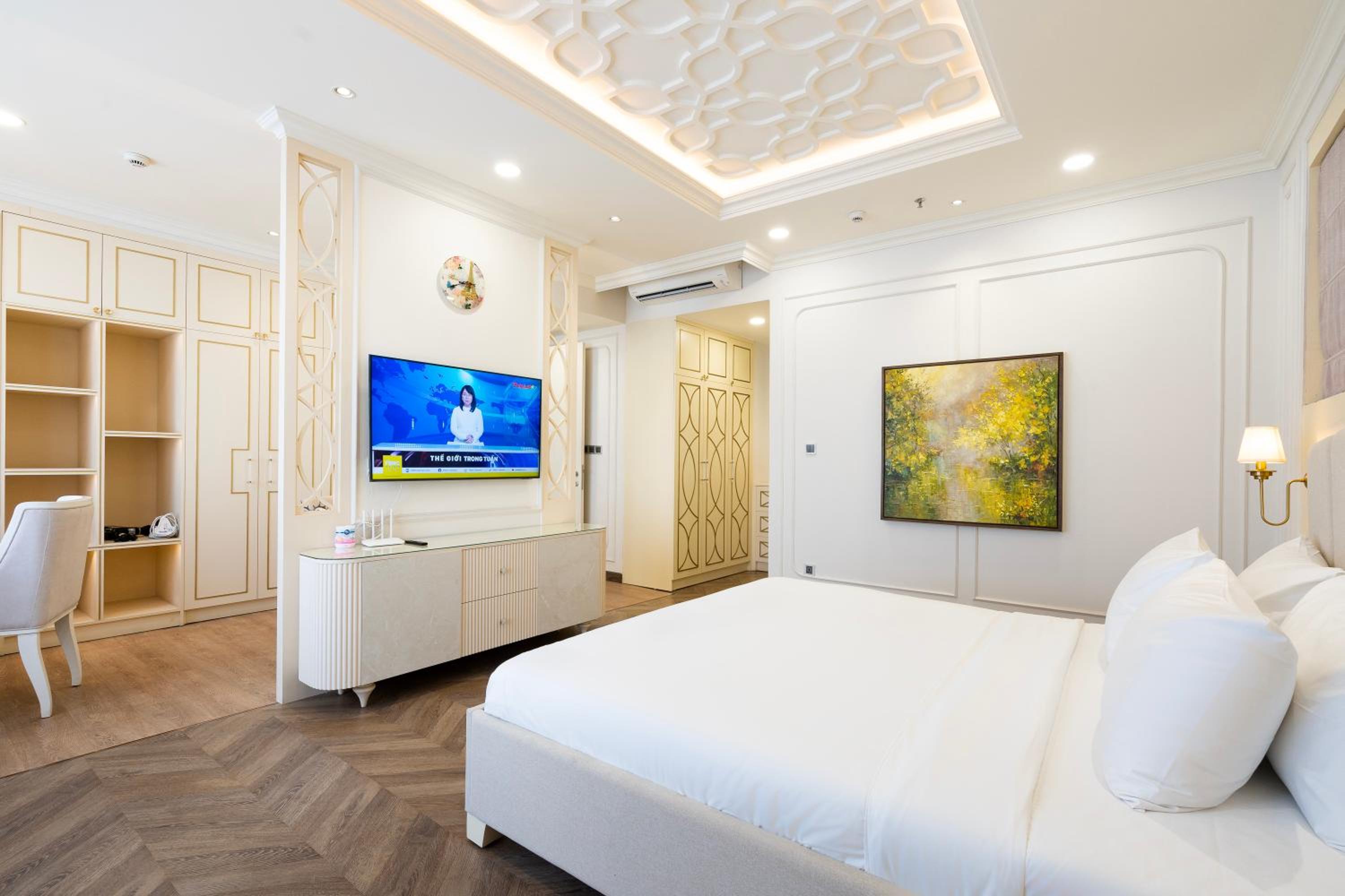 Convinia Luxury The Peak Midtown
