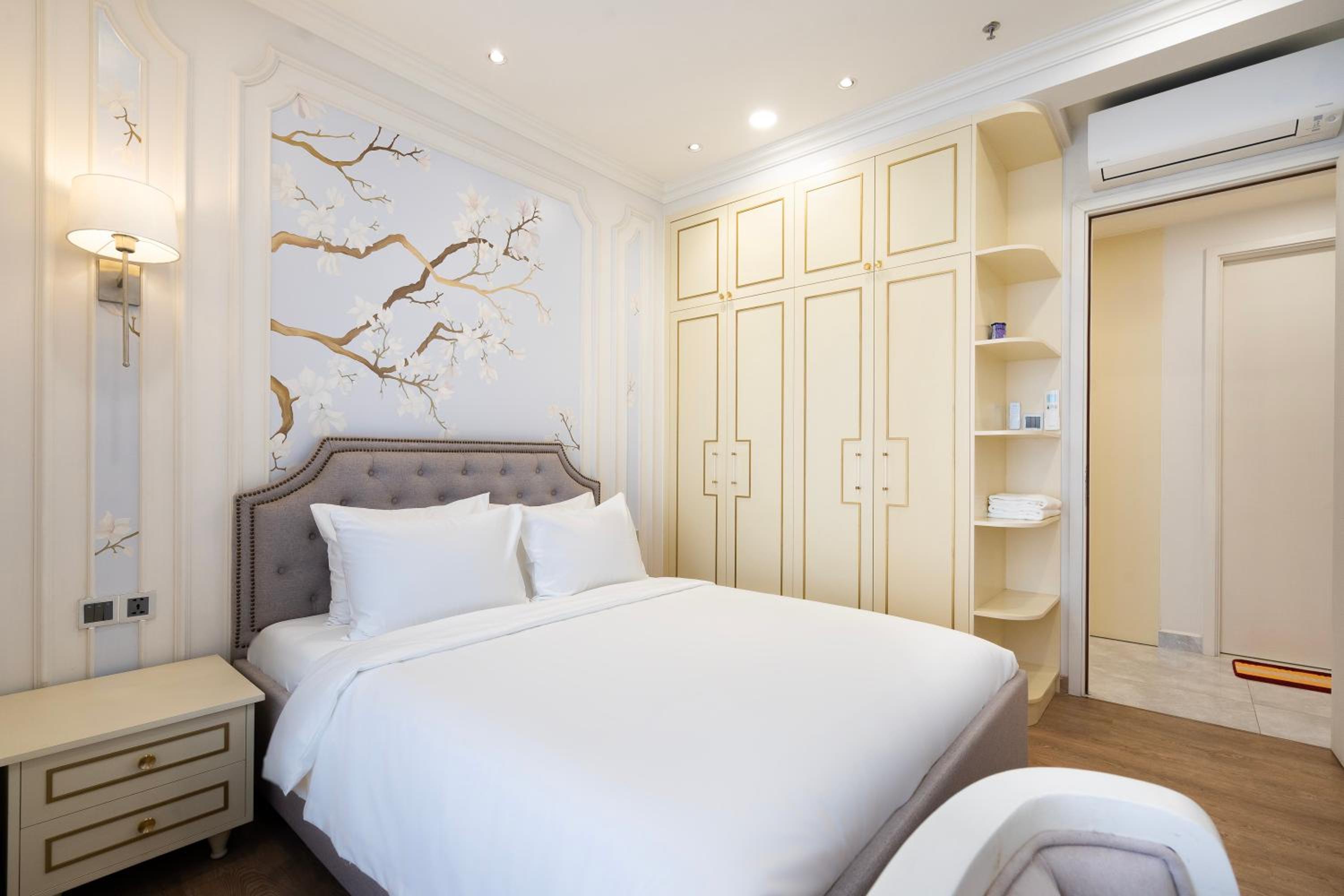 Convinia Luxury The Peak Midtown