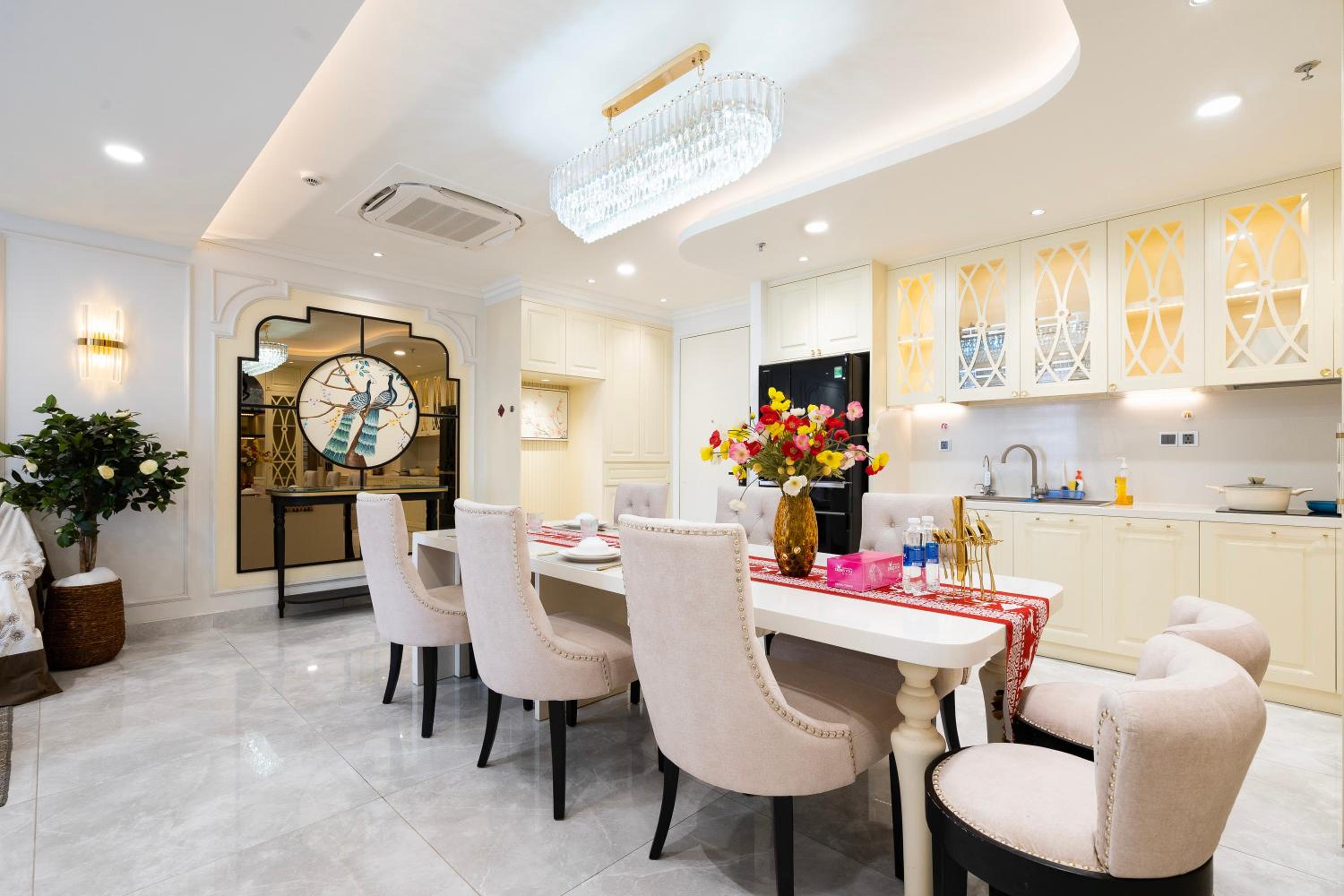 Convinia Luxury The Peak Midtown