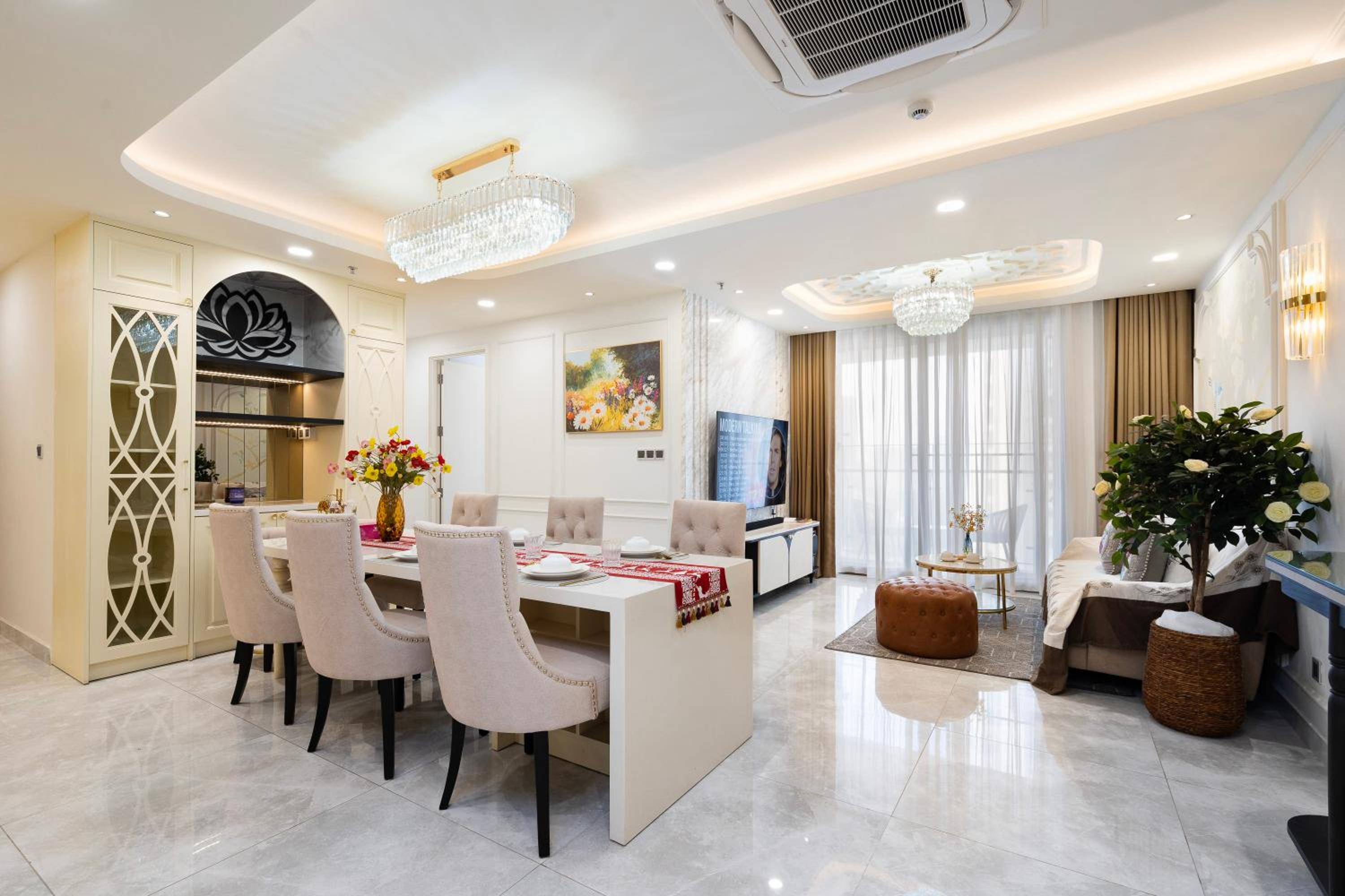 Convinia Luxury The Peak Midtown