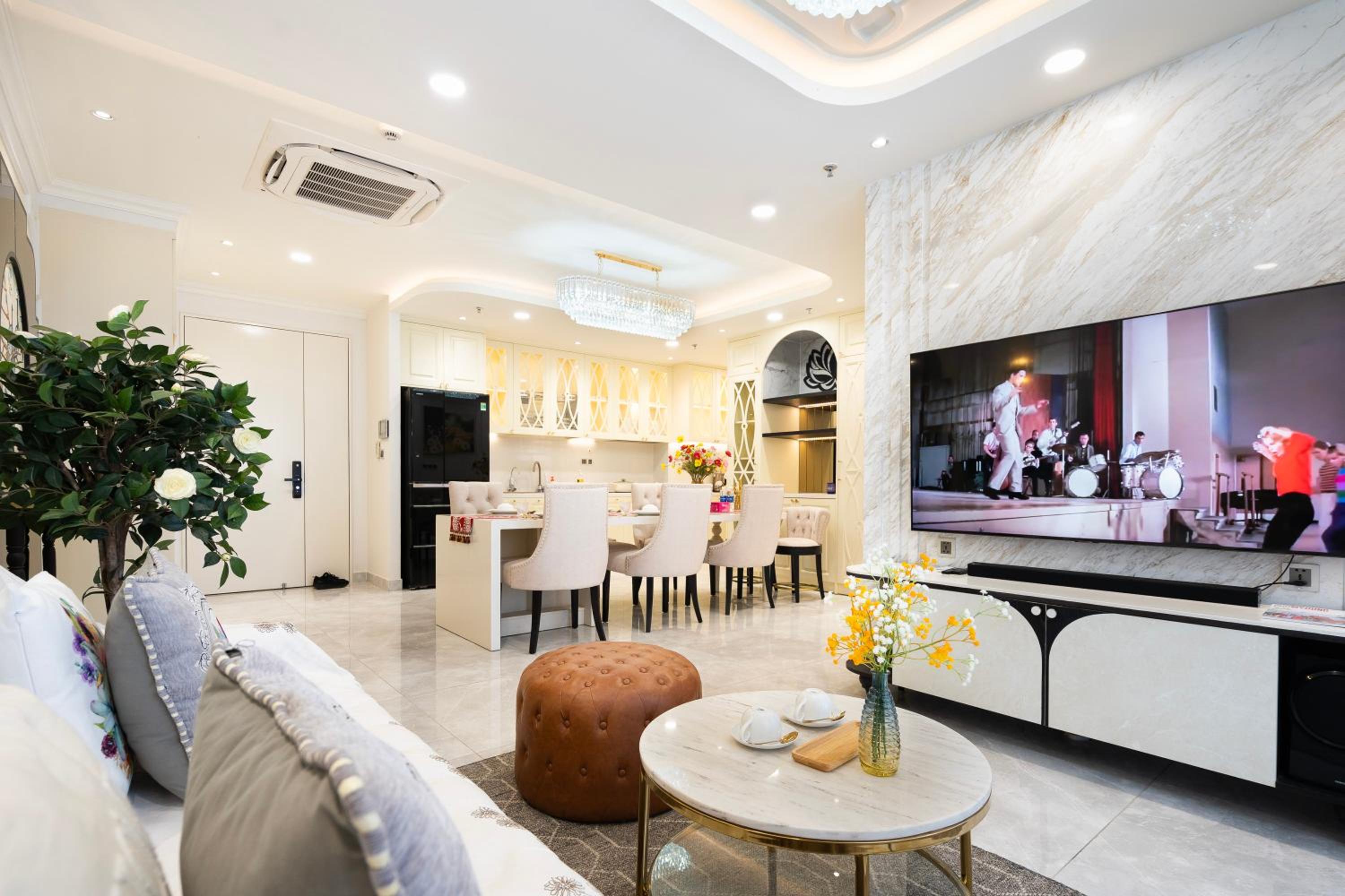 Convinia Luxury The Peak Midtown