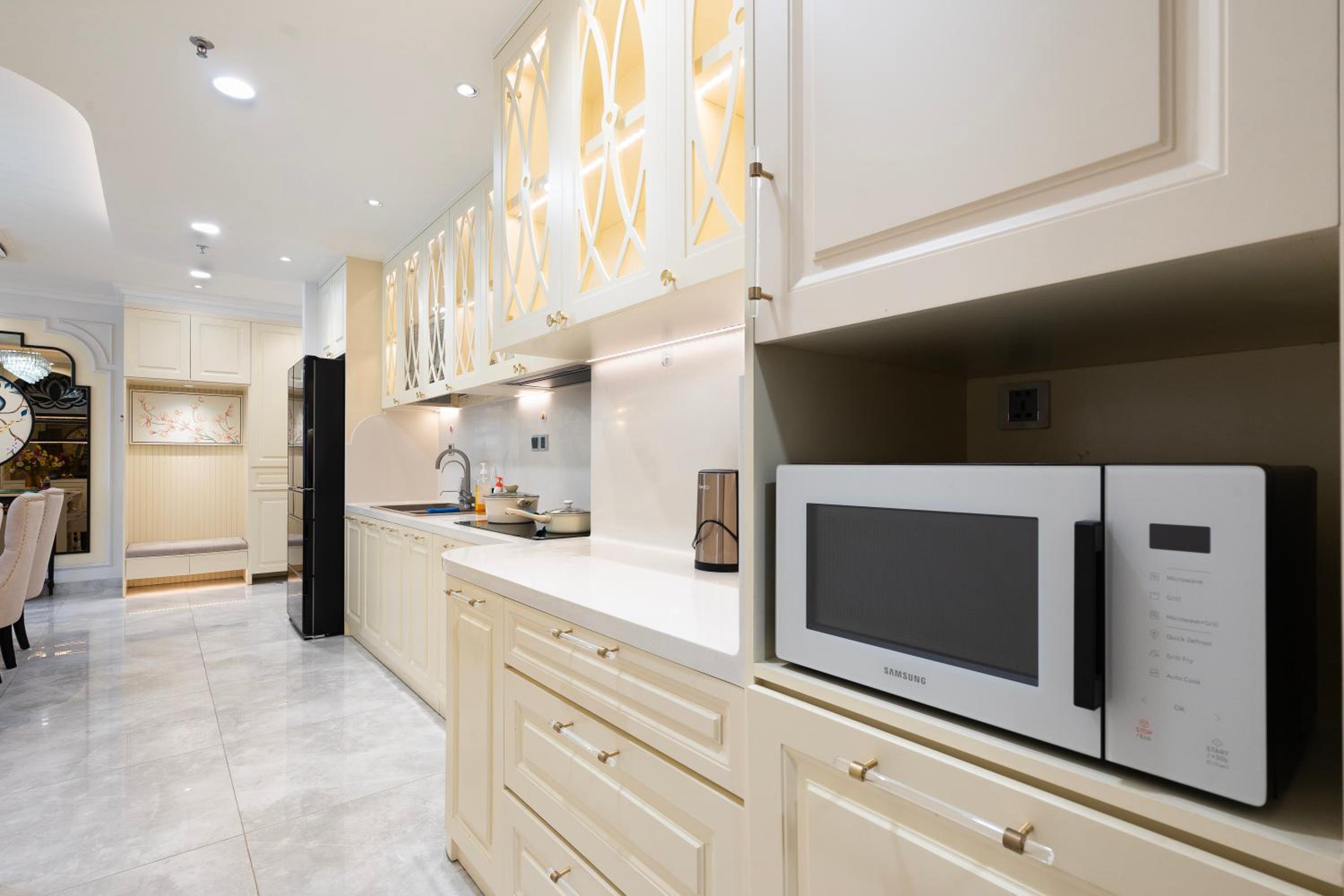 Convinia Luxury The Peak Midtown