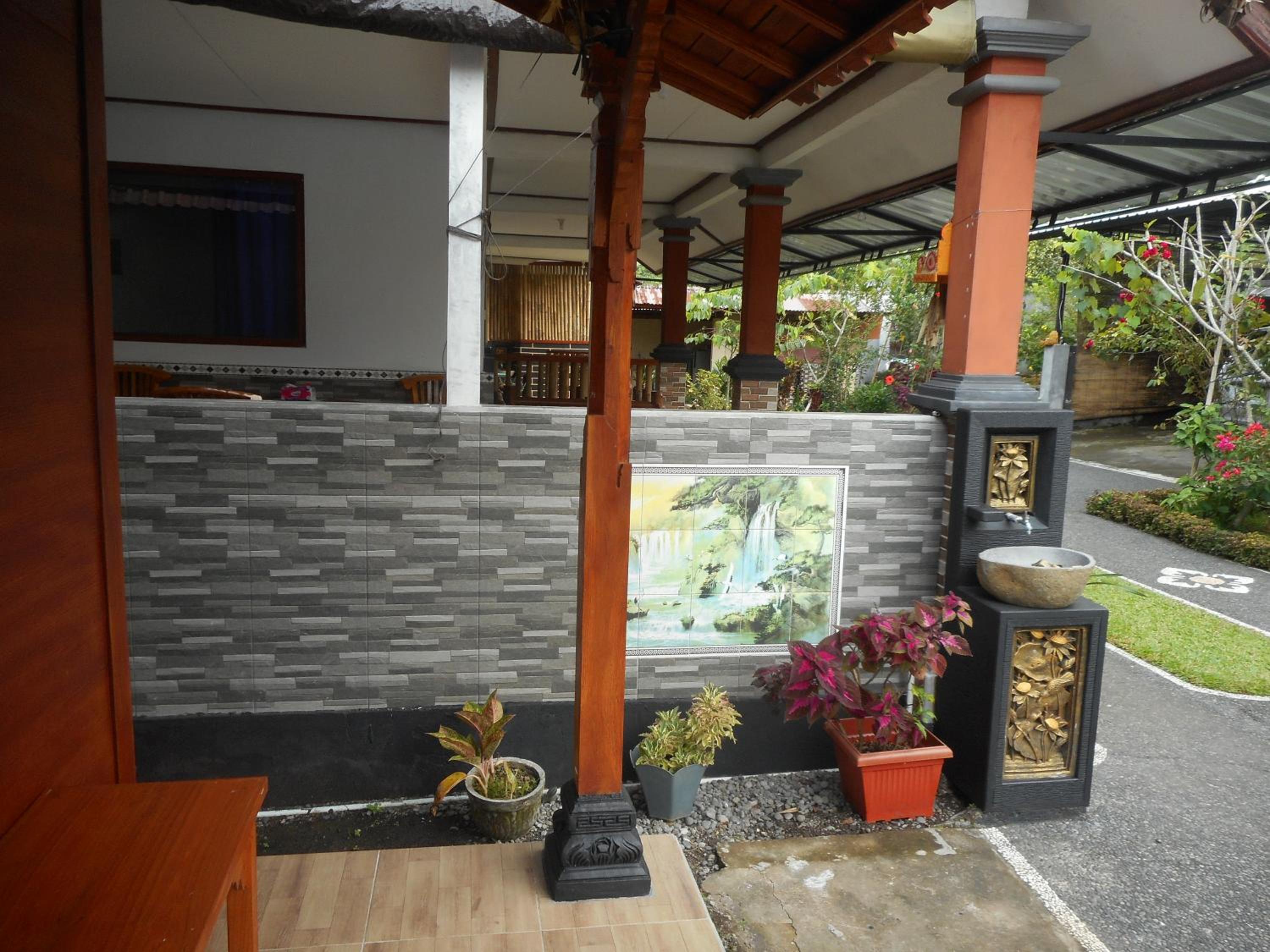 Kadek Homestay