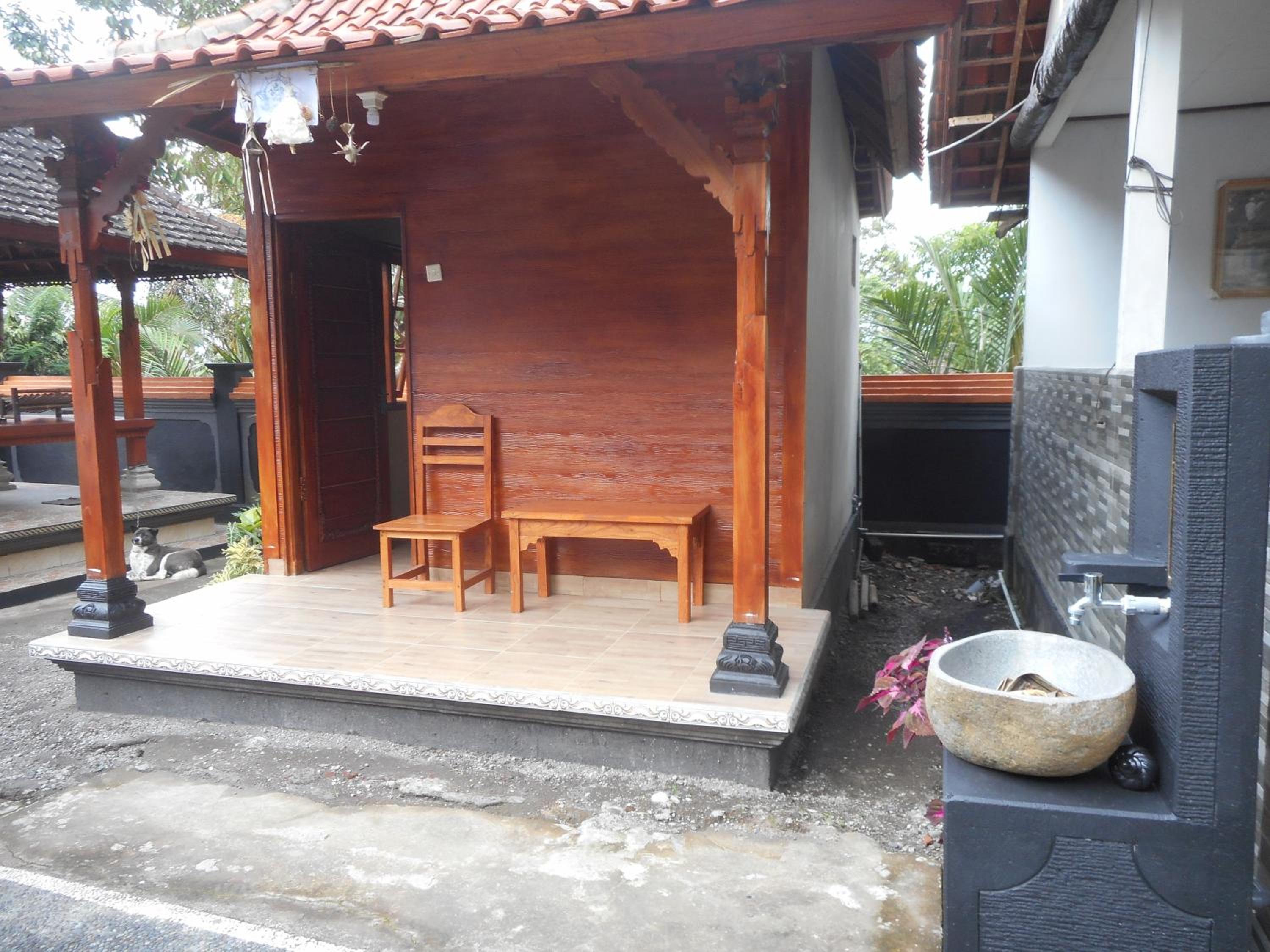 Kadek Homestay