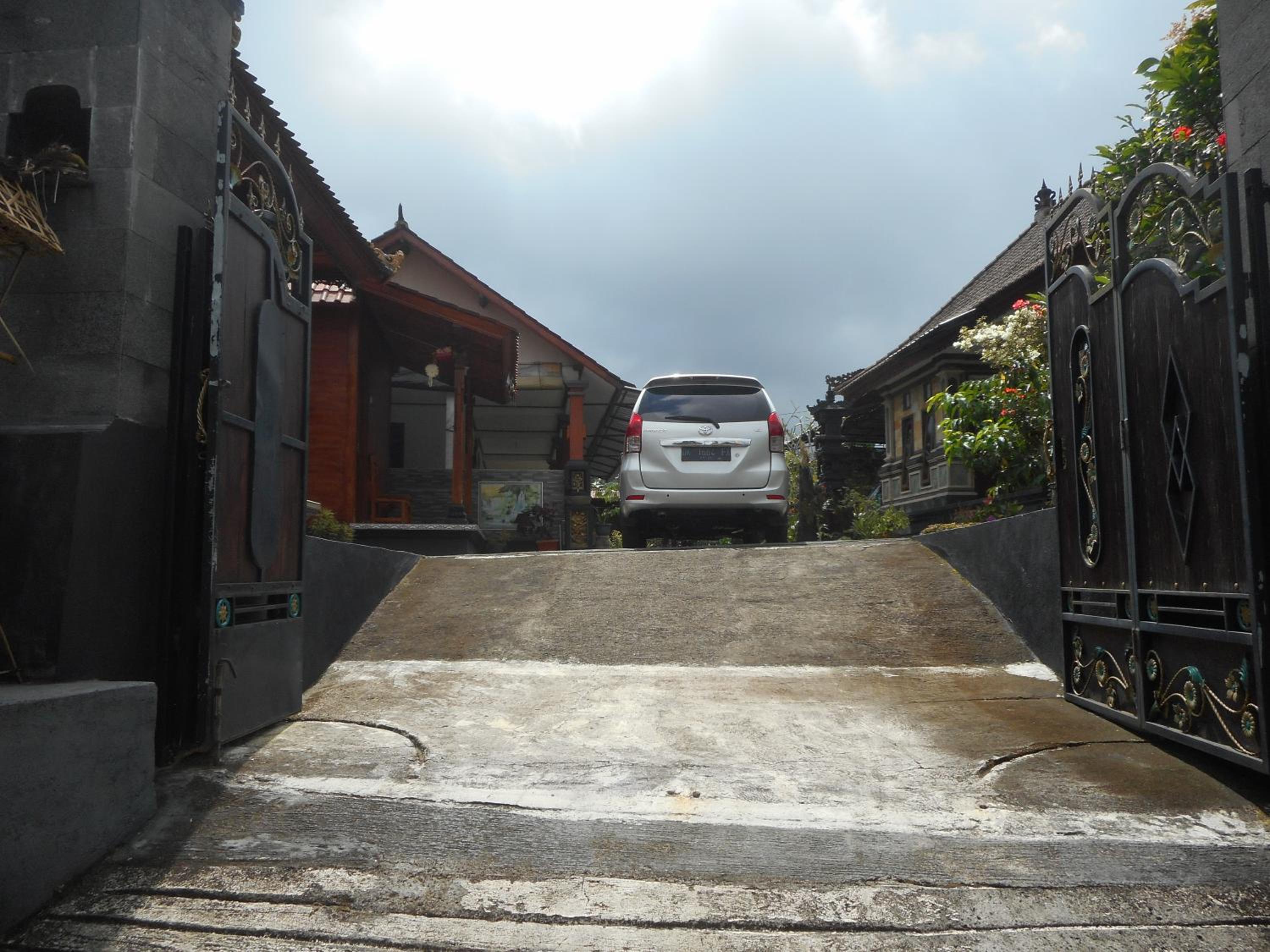 Kadek Homestay