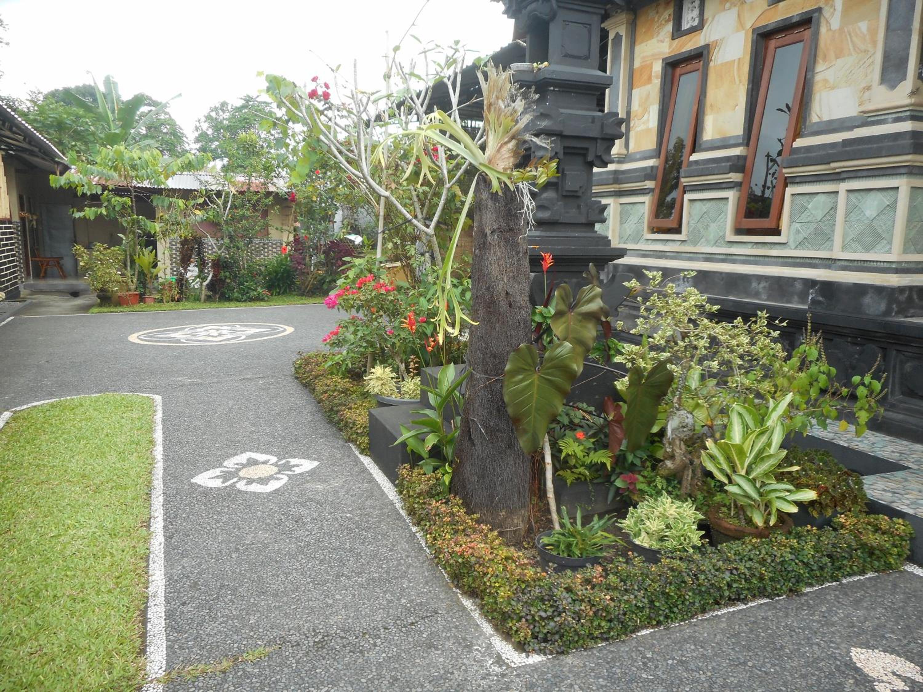 Kadek Homestay