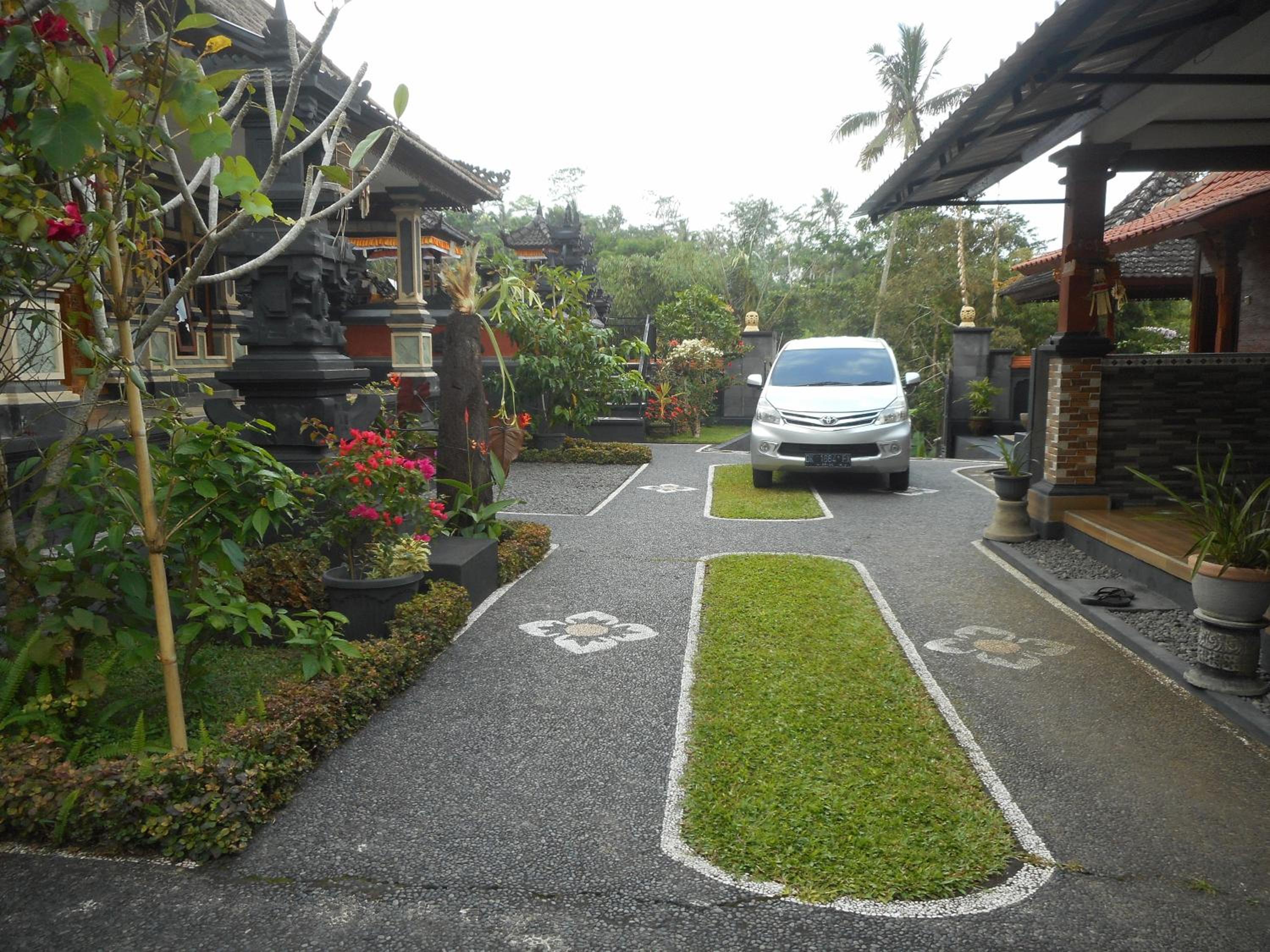 Kadek Homestay