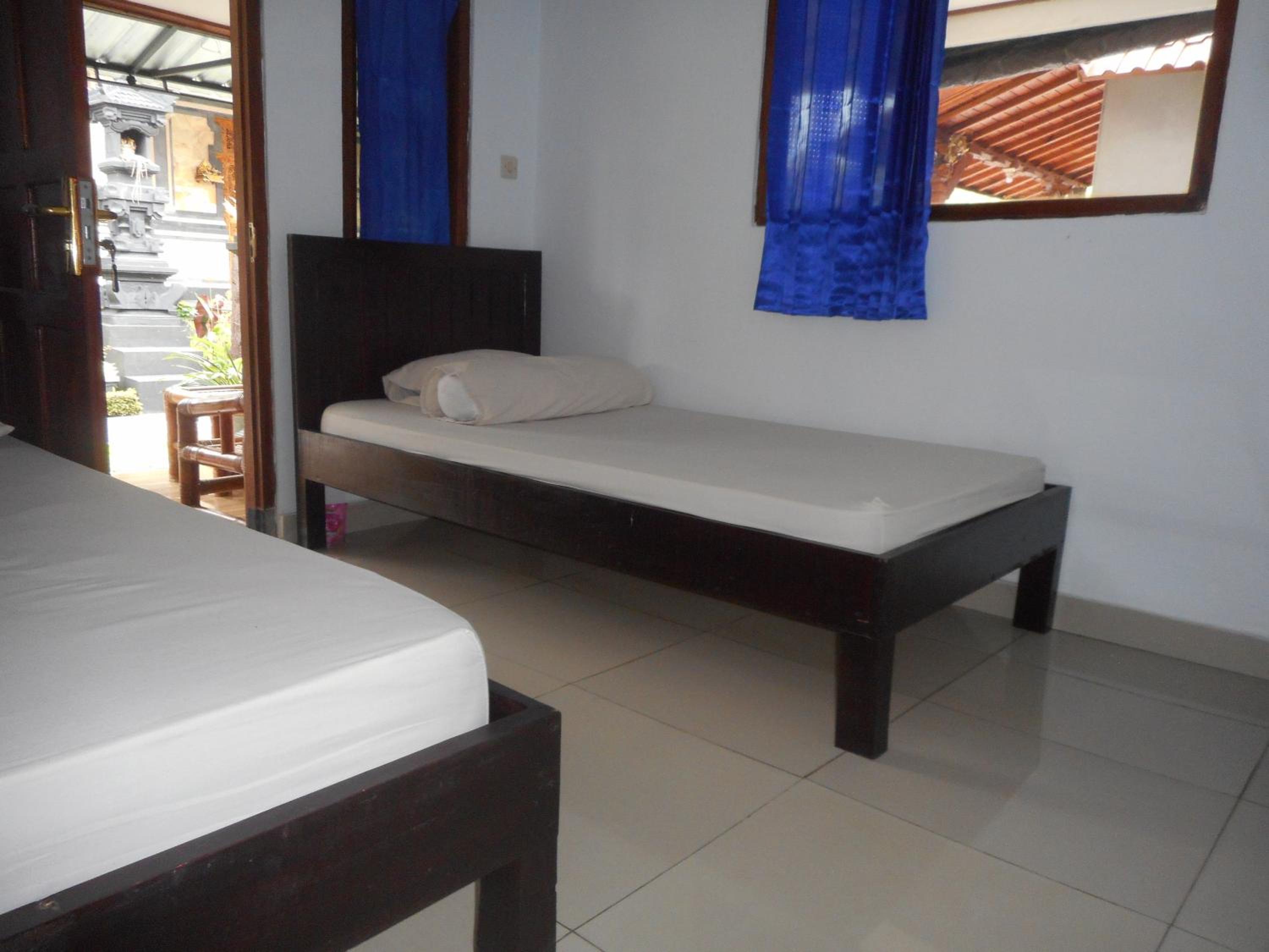 Kadek Homestay