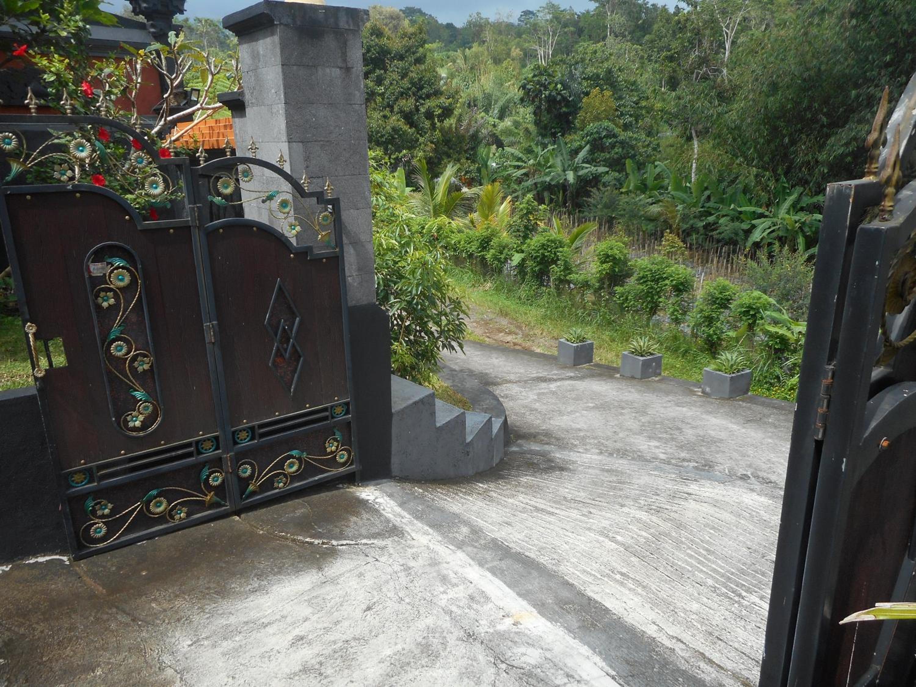 Kadek Homestay