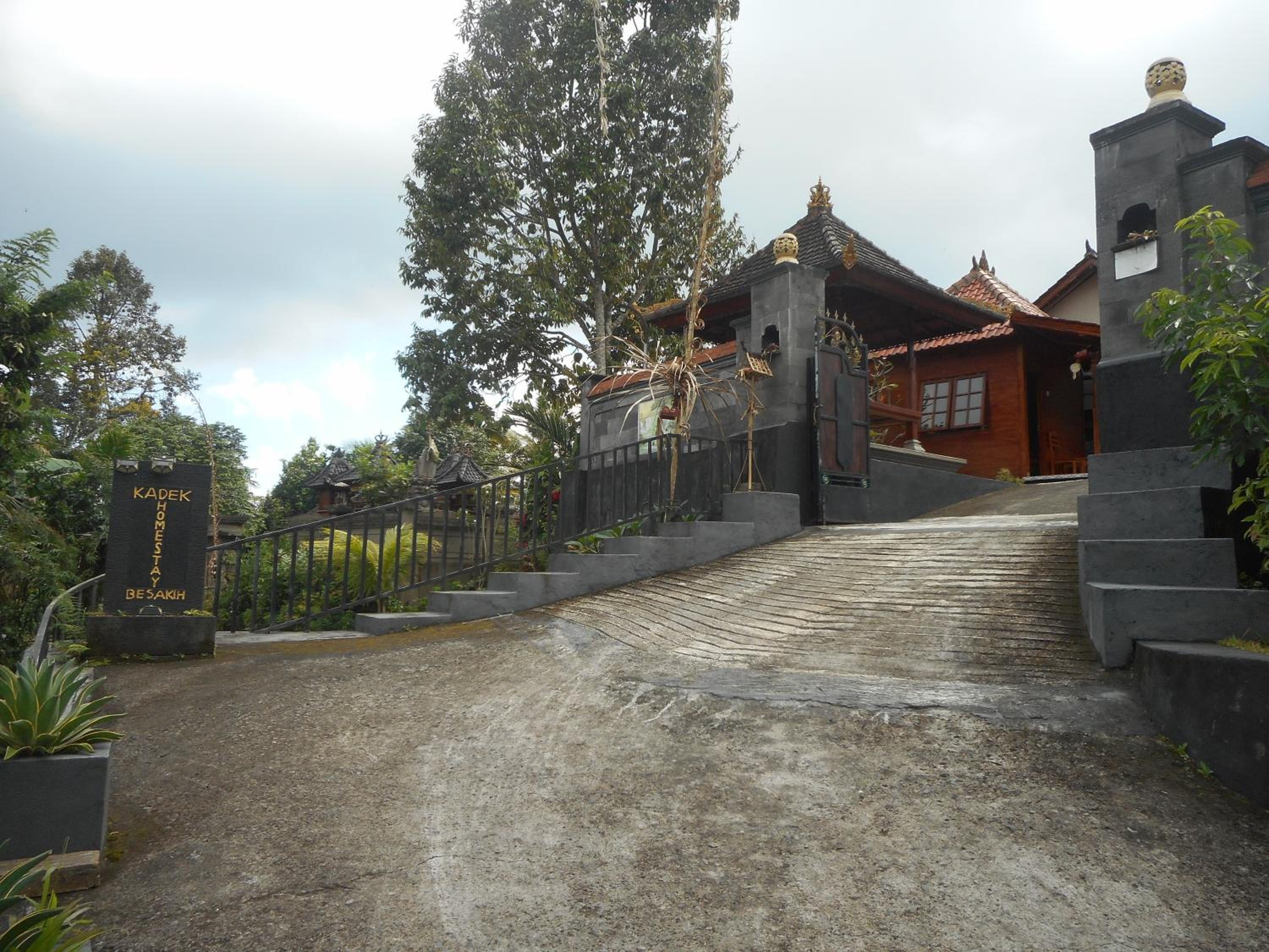 Kadek Homestay