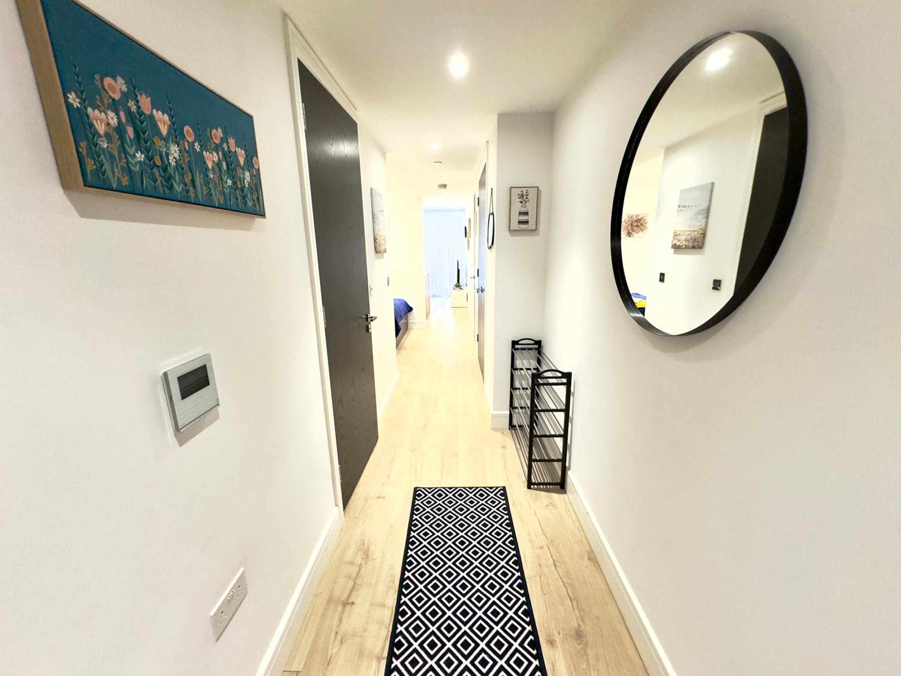 Tower Bridge, London Luxury Flat with Beautiful Garden Views