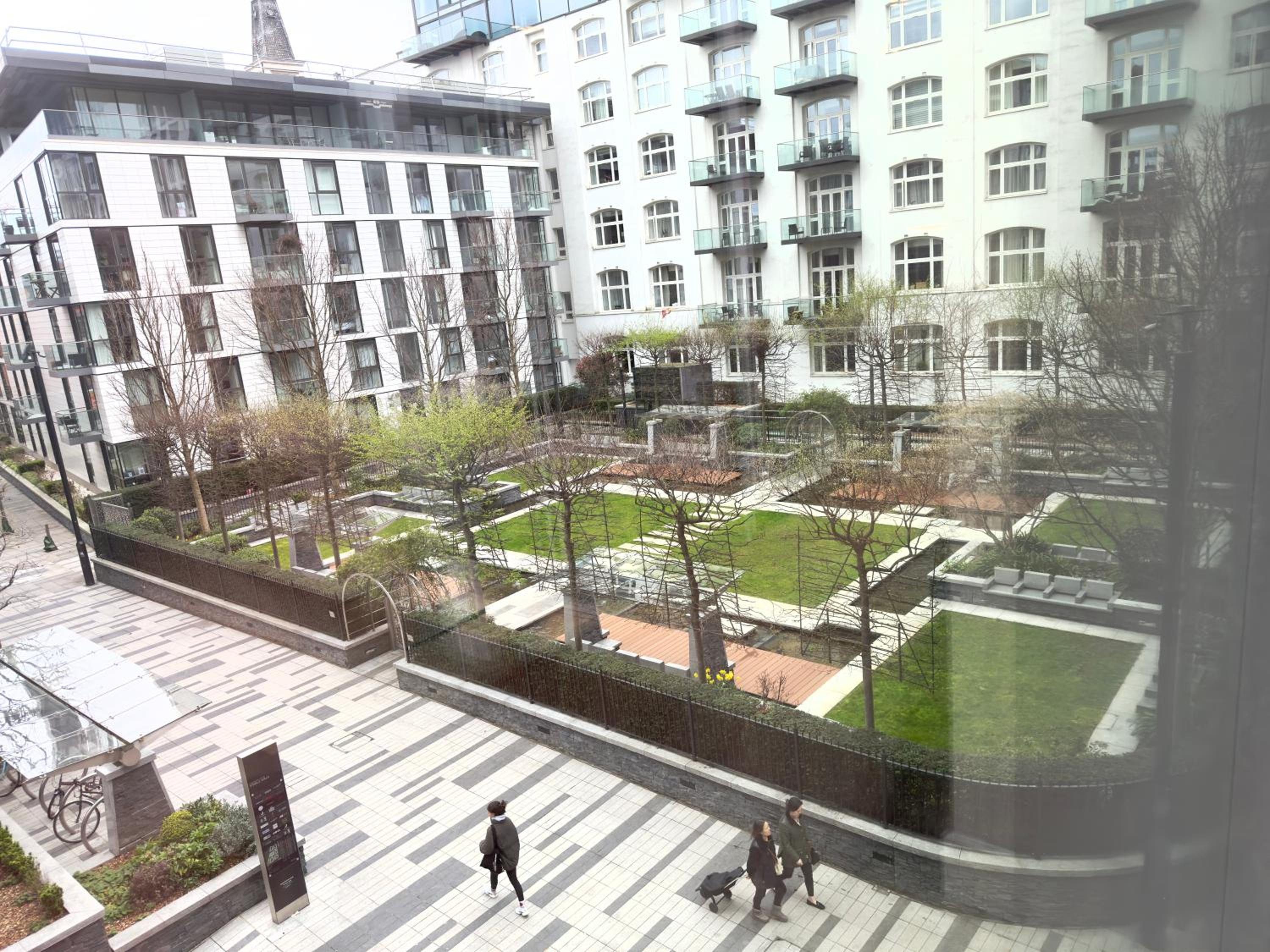 Tower Bridge, London Luxury Flat with Beautiful Garden Views