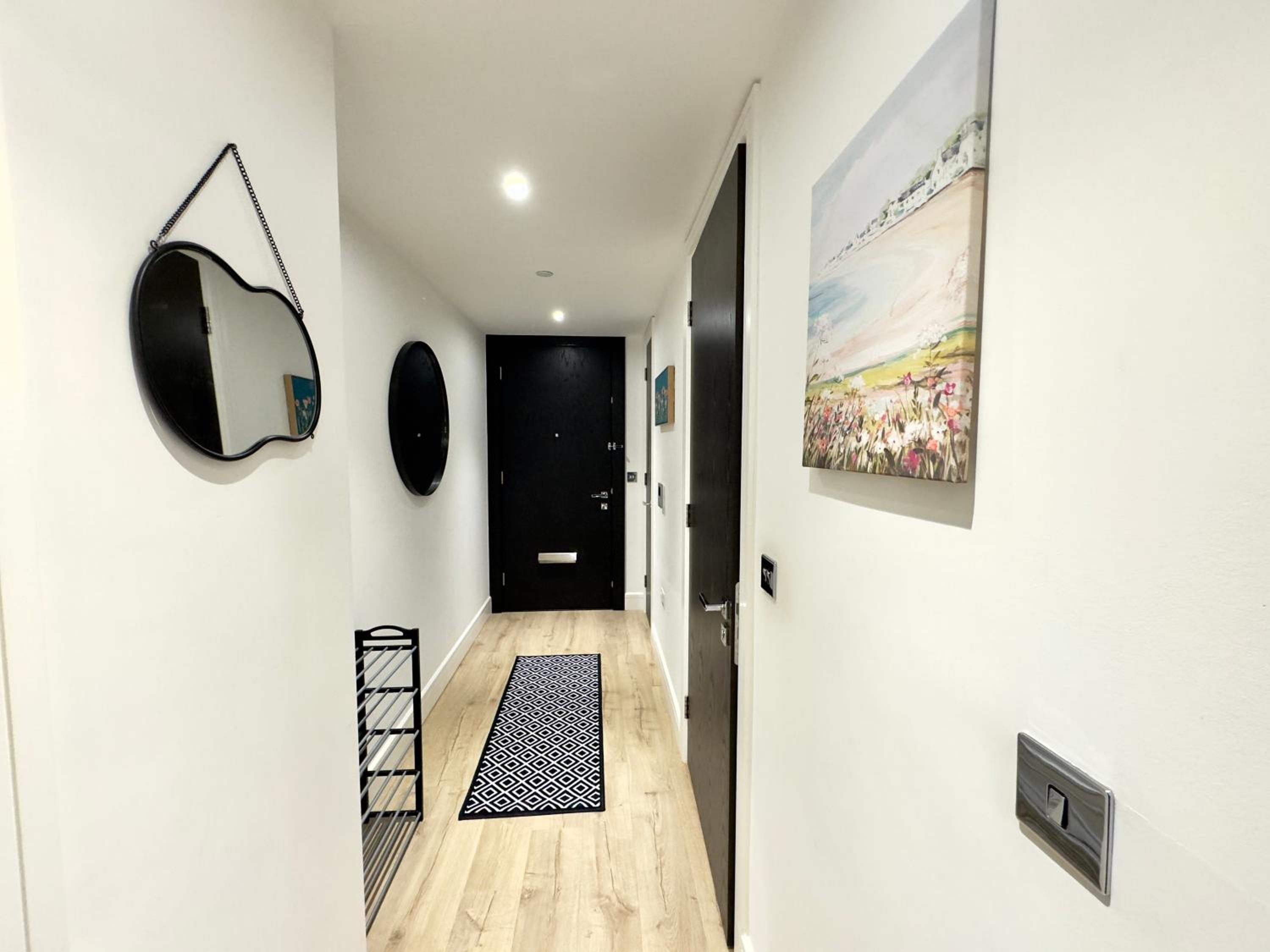 Tower Bridge, London Luxury Flat with Beautiful Garden Views