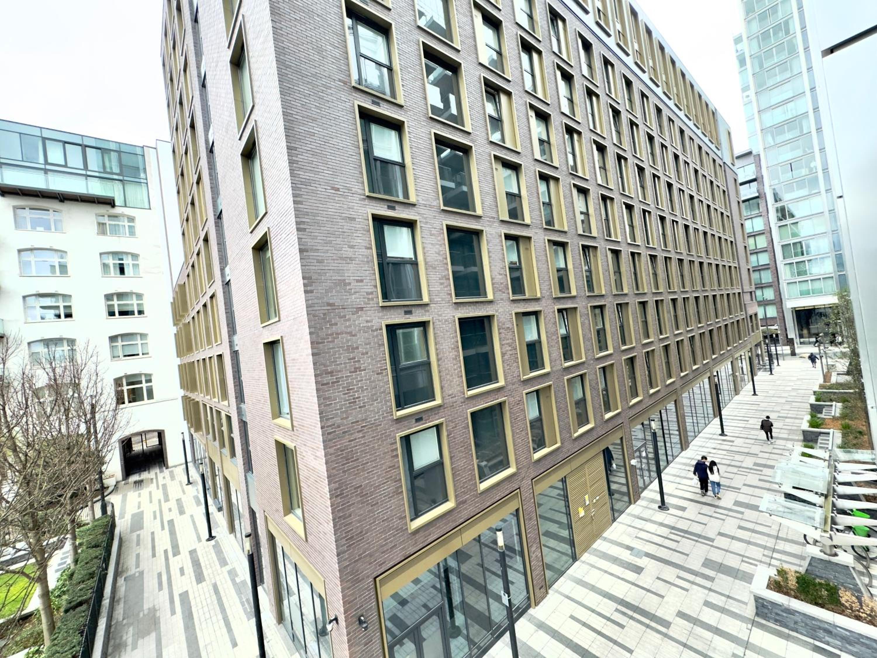 Tower Bridge, London Luxury Flat with Beautiful Garden Views