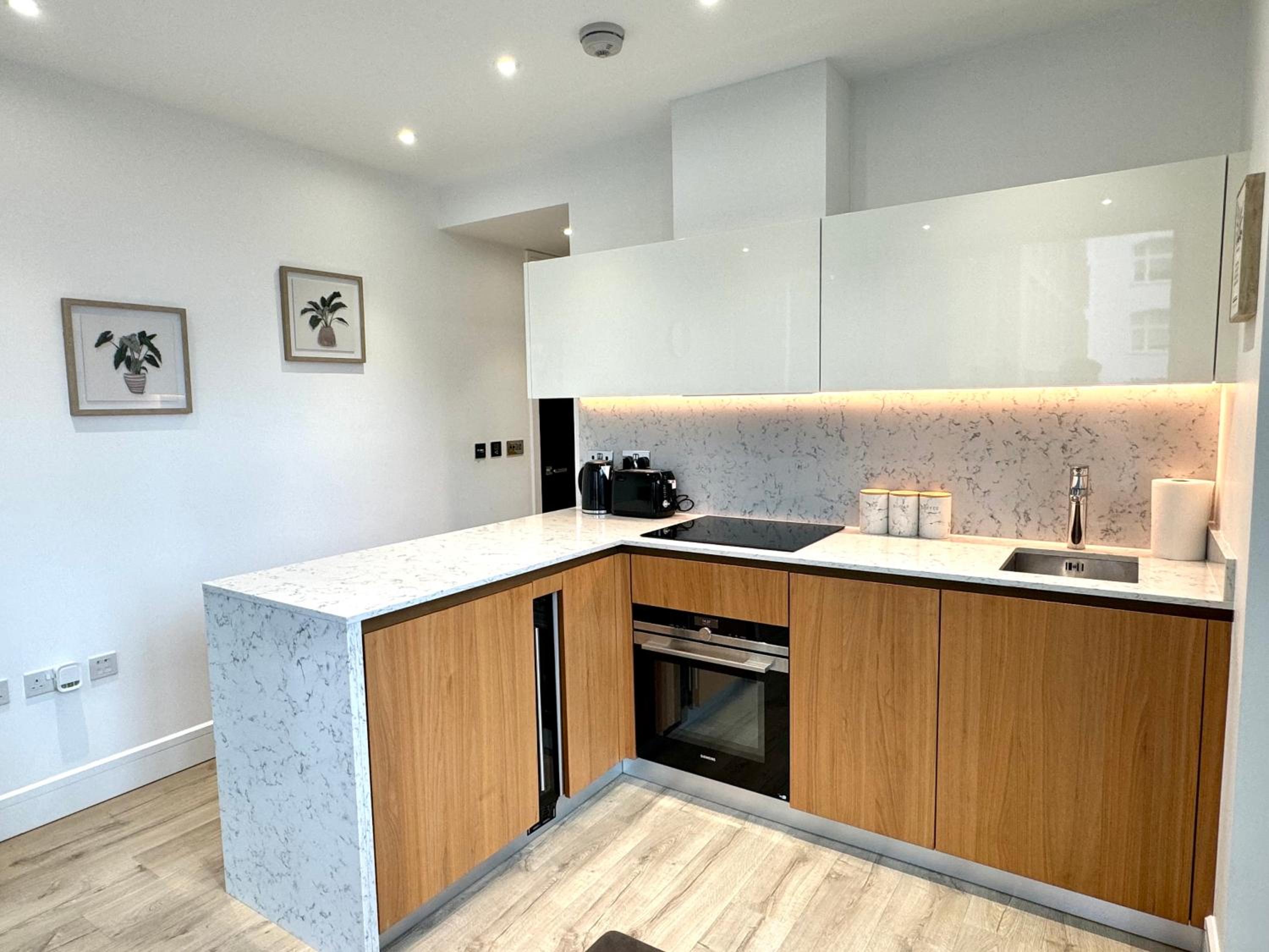 Tower Bridge, London Luxury Flat with Beautiful Garden Views