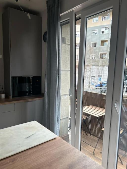 Piso Deluxe con Balcón Cerca del Casco Viejo