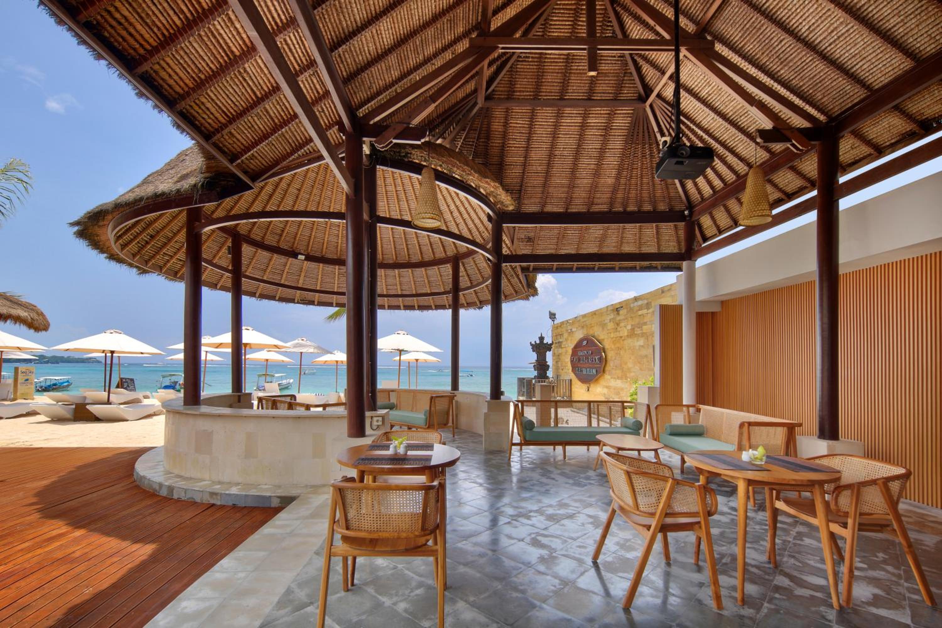 Lembongan Beach Club & Resort