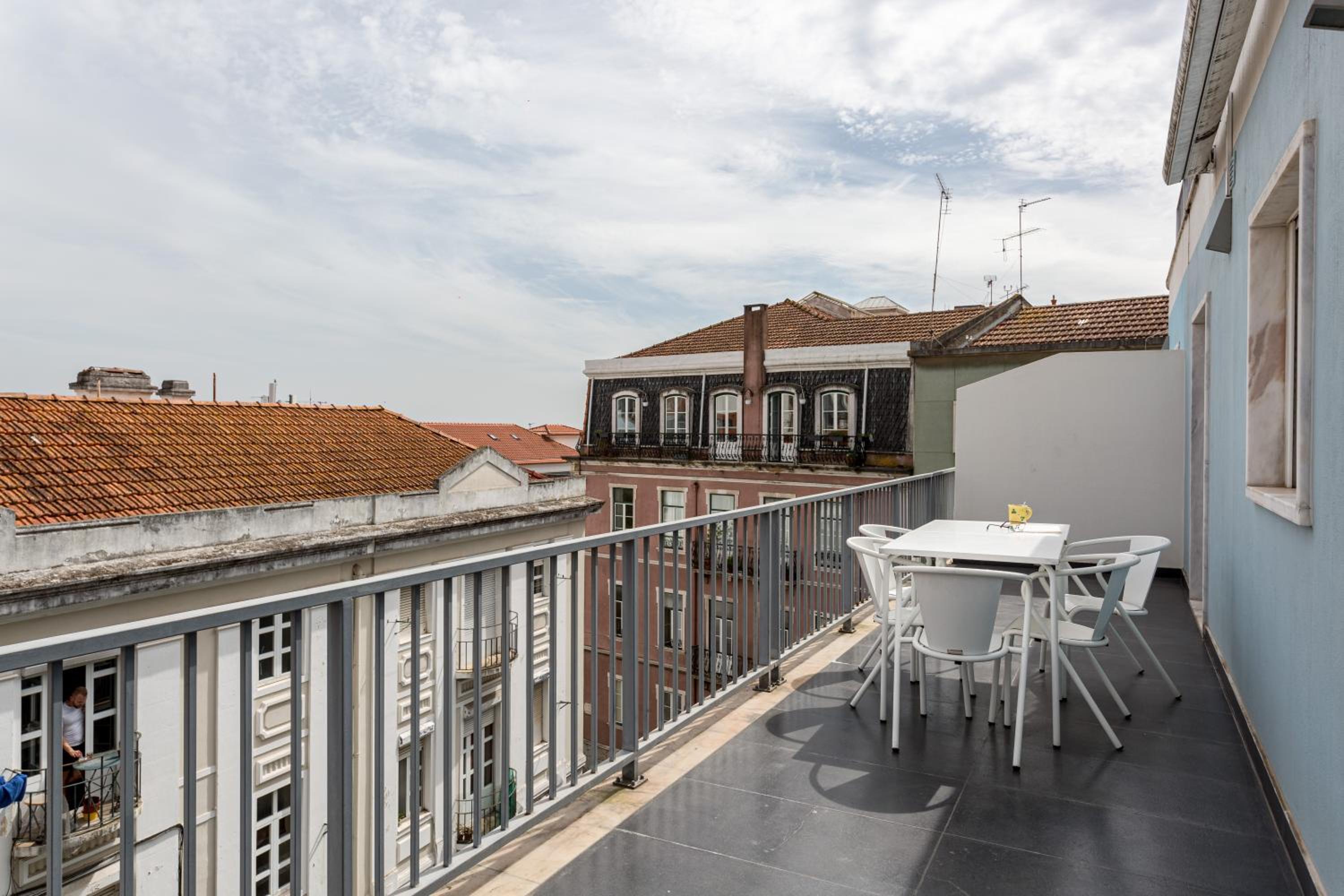 GuestReady - Modern flat near Estrela Garden view 5