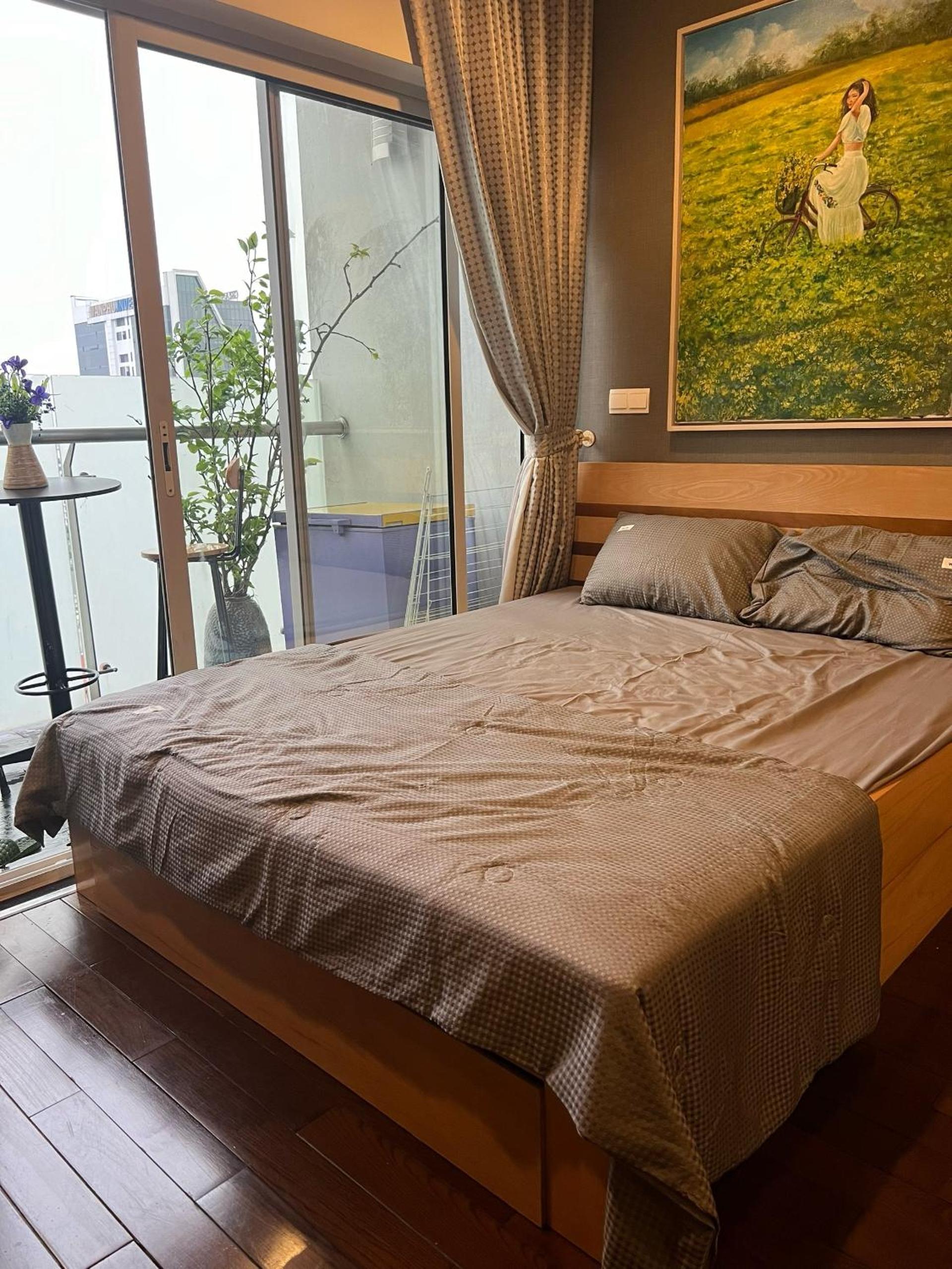 Modern Studio Apartment