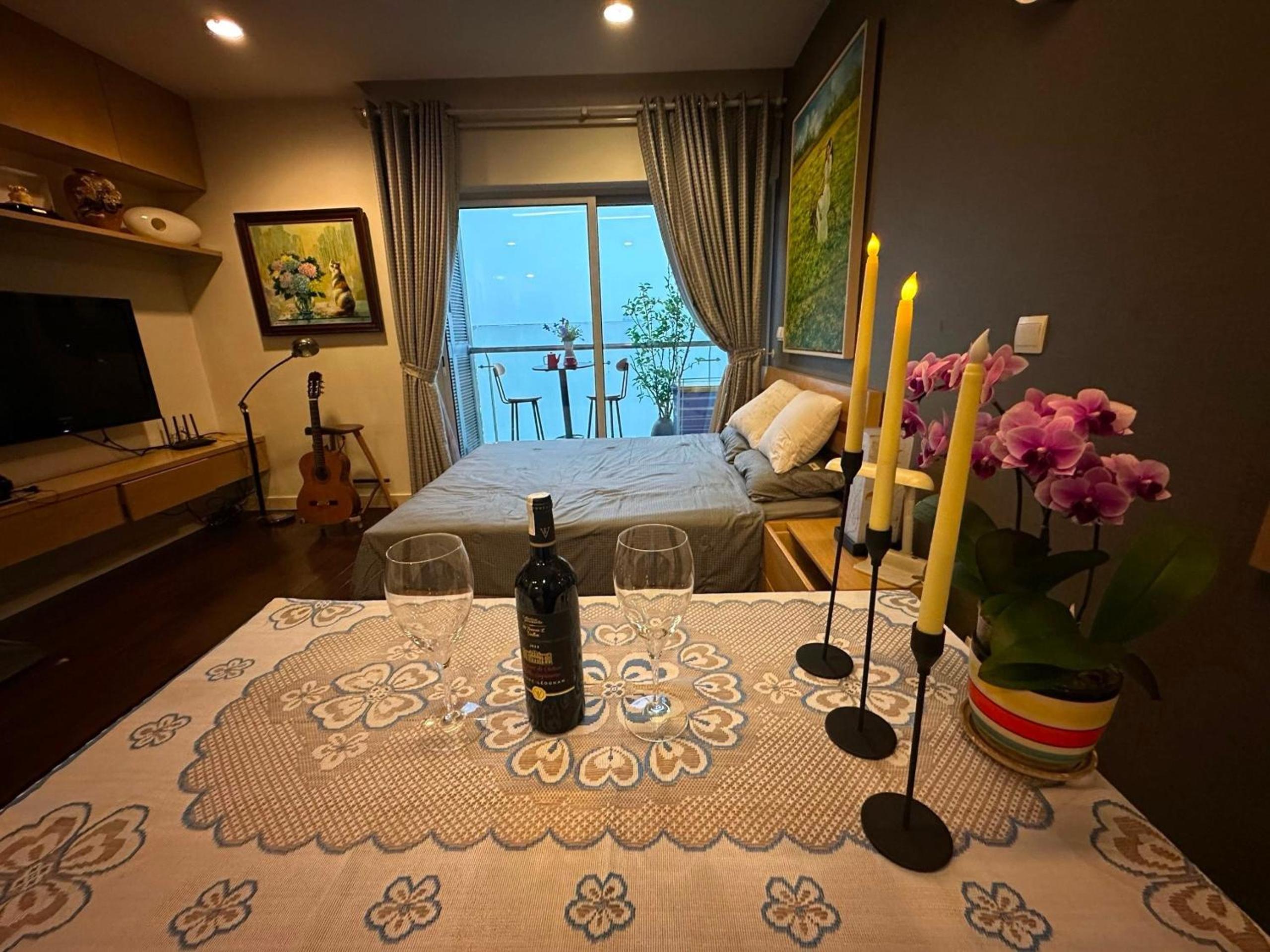 Modern Studio Apartment