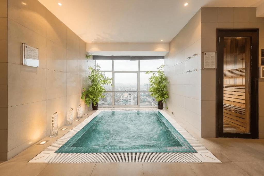 Modern Studio Apartment