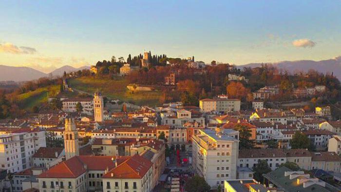 Centralissimo con vista colline