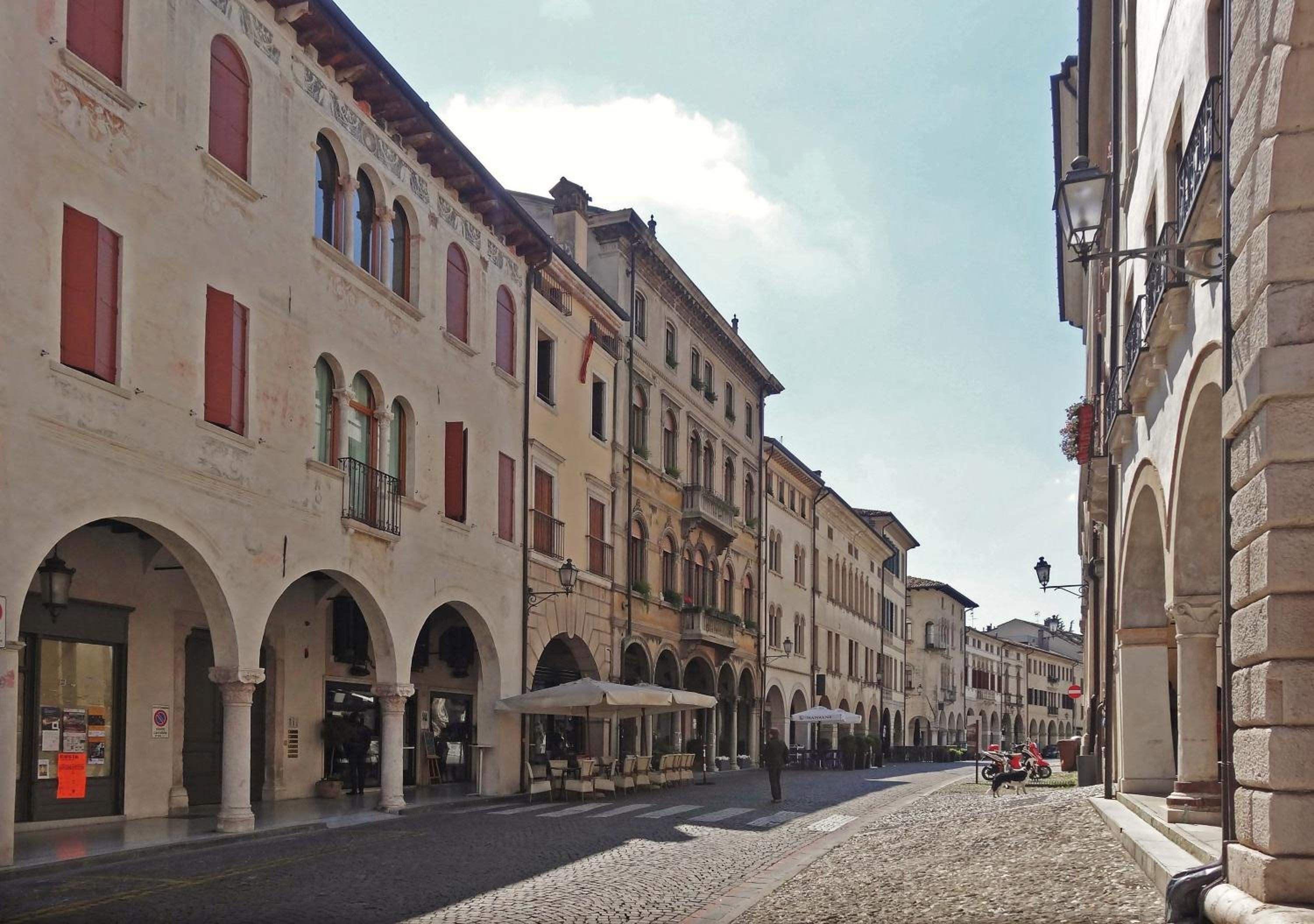 Centralissimo con vista colline