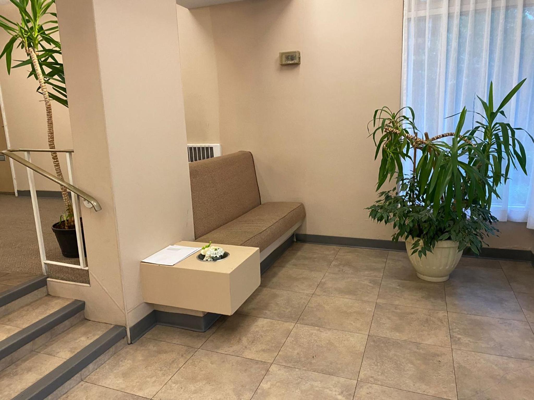 Designer-Luxury. WaterView, Parking, Rooftop pool