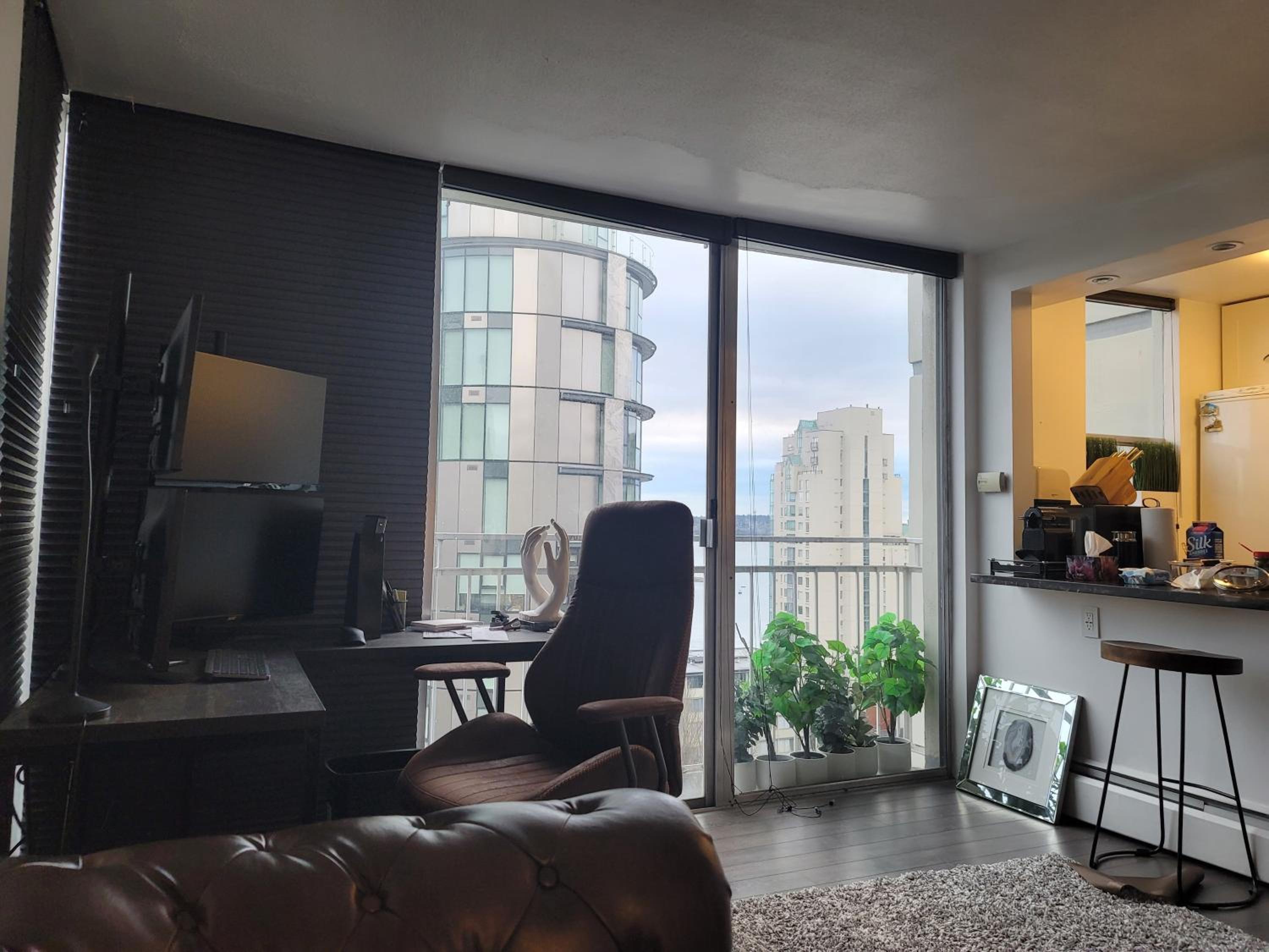 Designer-Luxury. WaterView, Parking, Rooftop pool