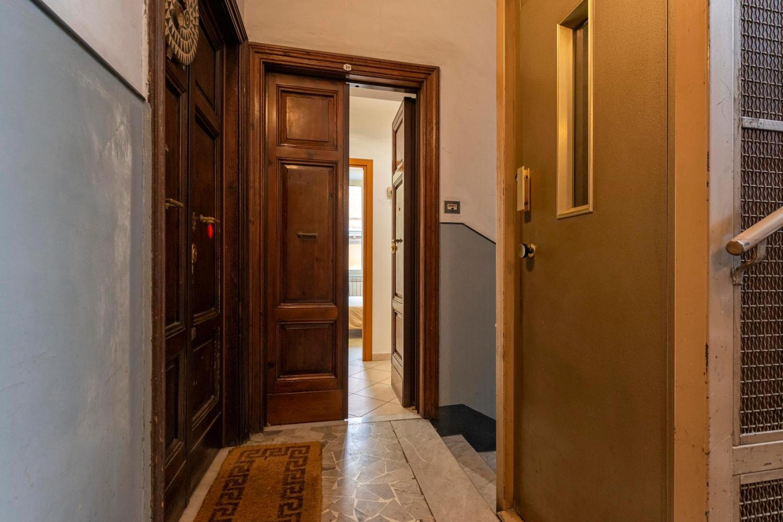 Redseven Rome Apartments