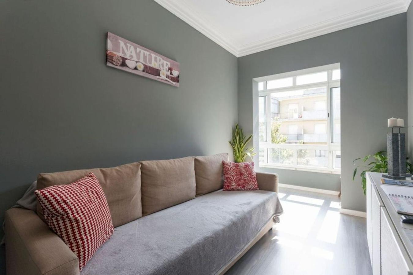 2-bedroom flat in Moscavide near FIL and Arena