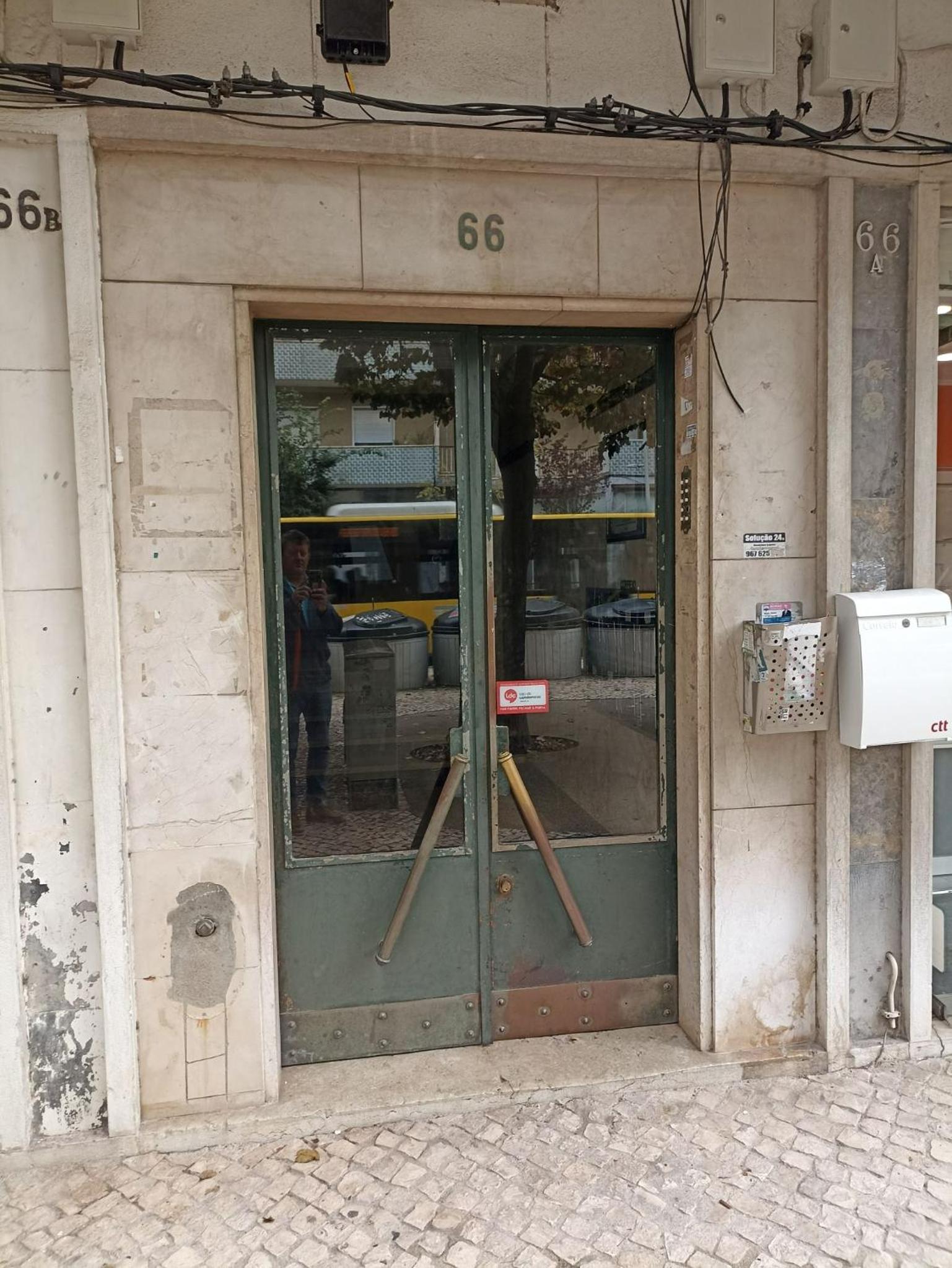 2-bedroom flat in Moscavide near FIL and Arena