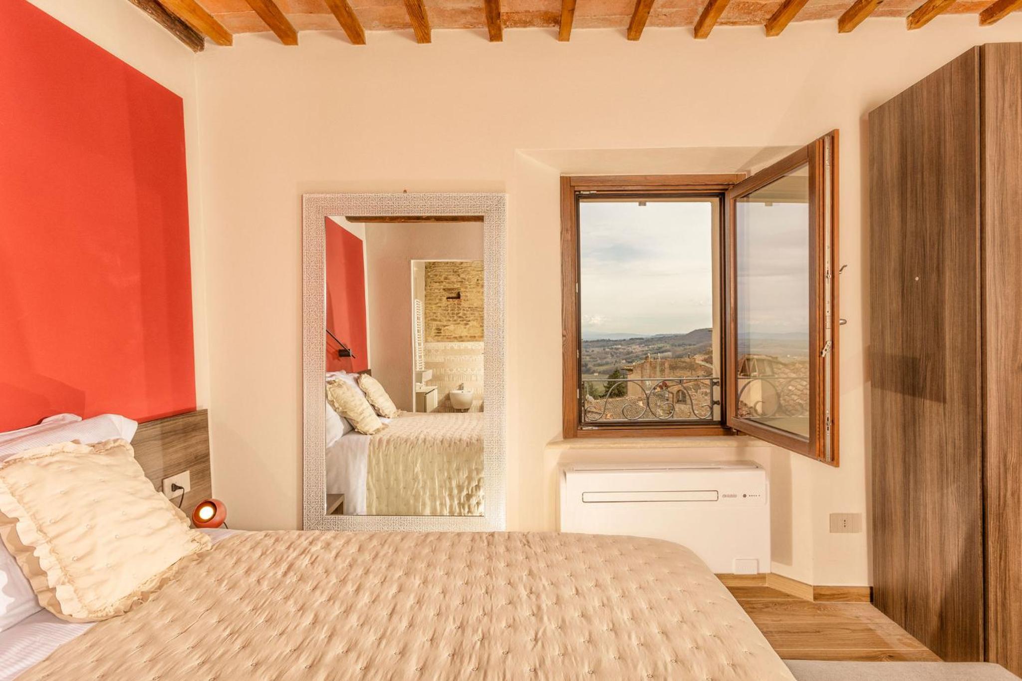 Palazzo Falcinelli Luxury Room in Montepulciano Center with Air Conditioning and Elevator view 5