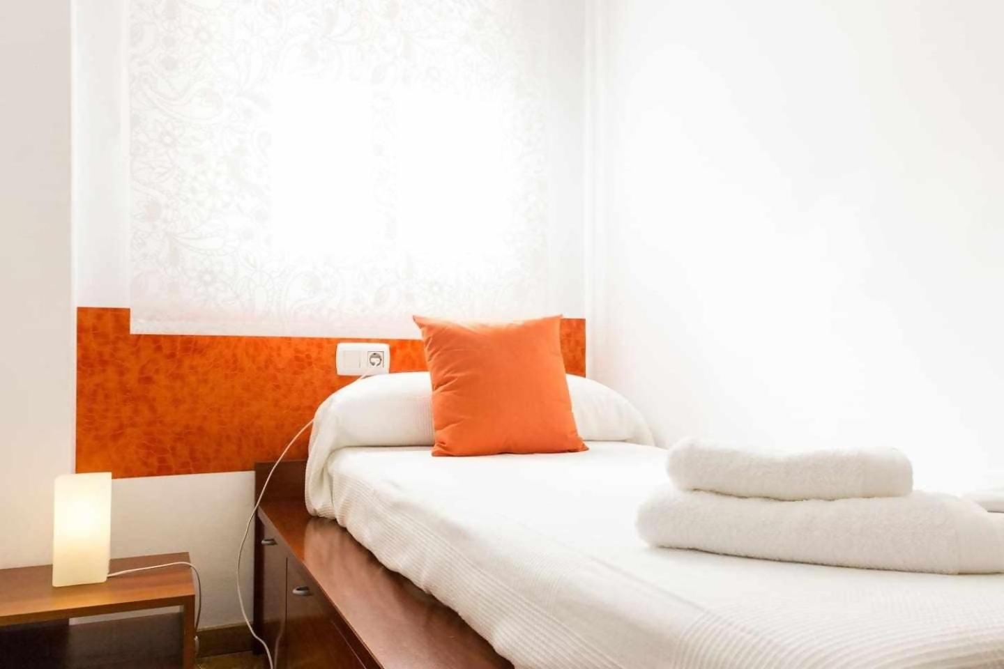Comfortable 4 rooms 2Bath w balcony