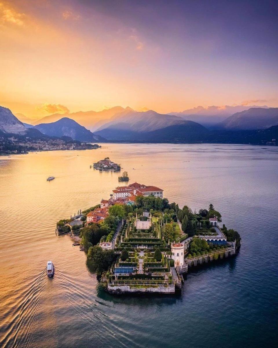 Lily Lake Maggiore
