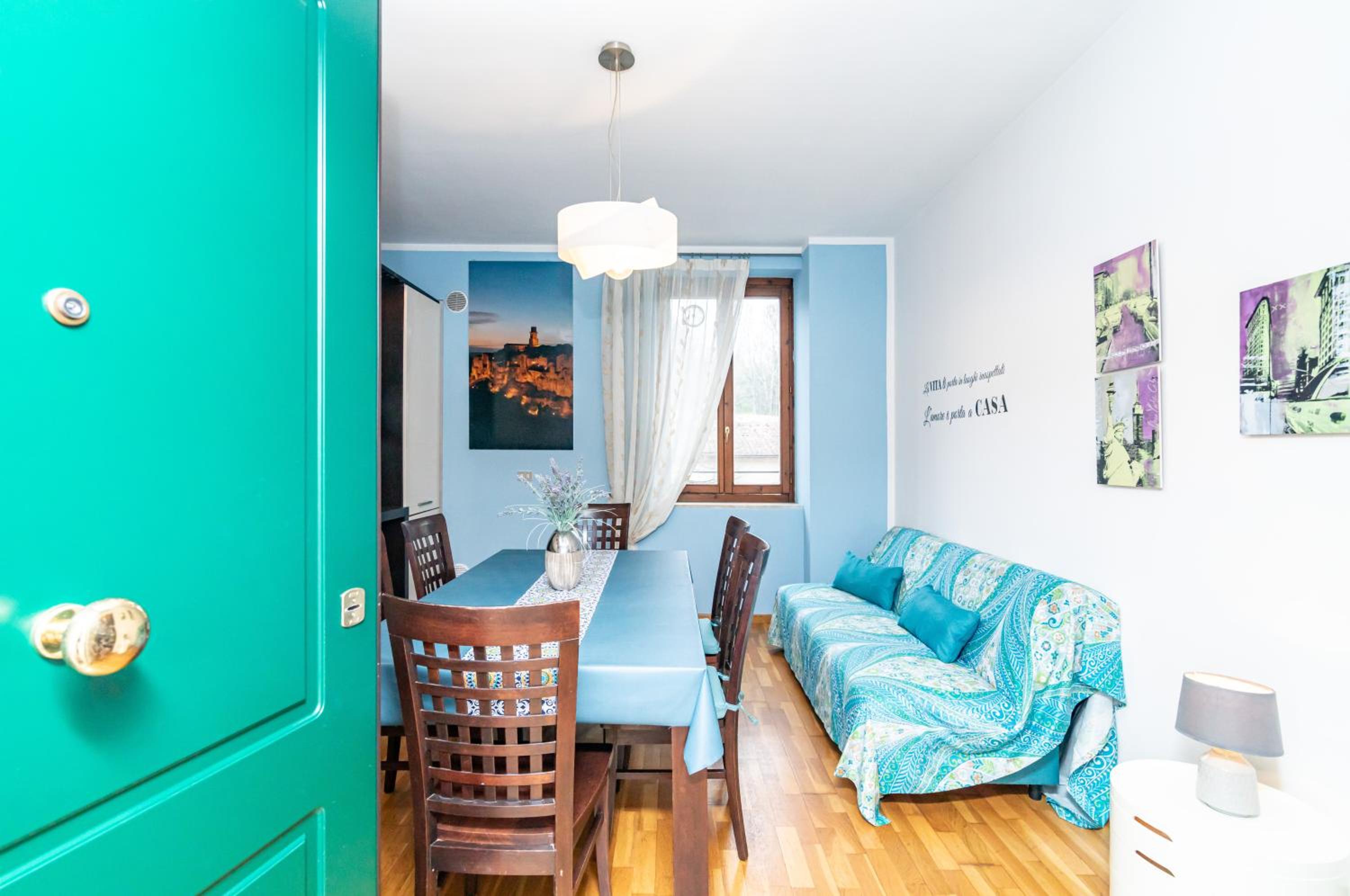 Into the Blu Apartment with private parking! view 5