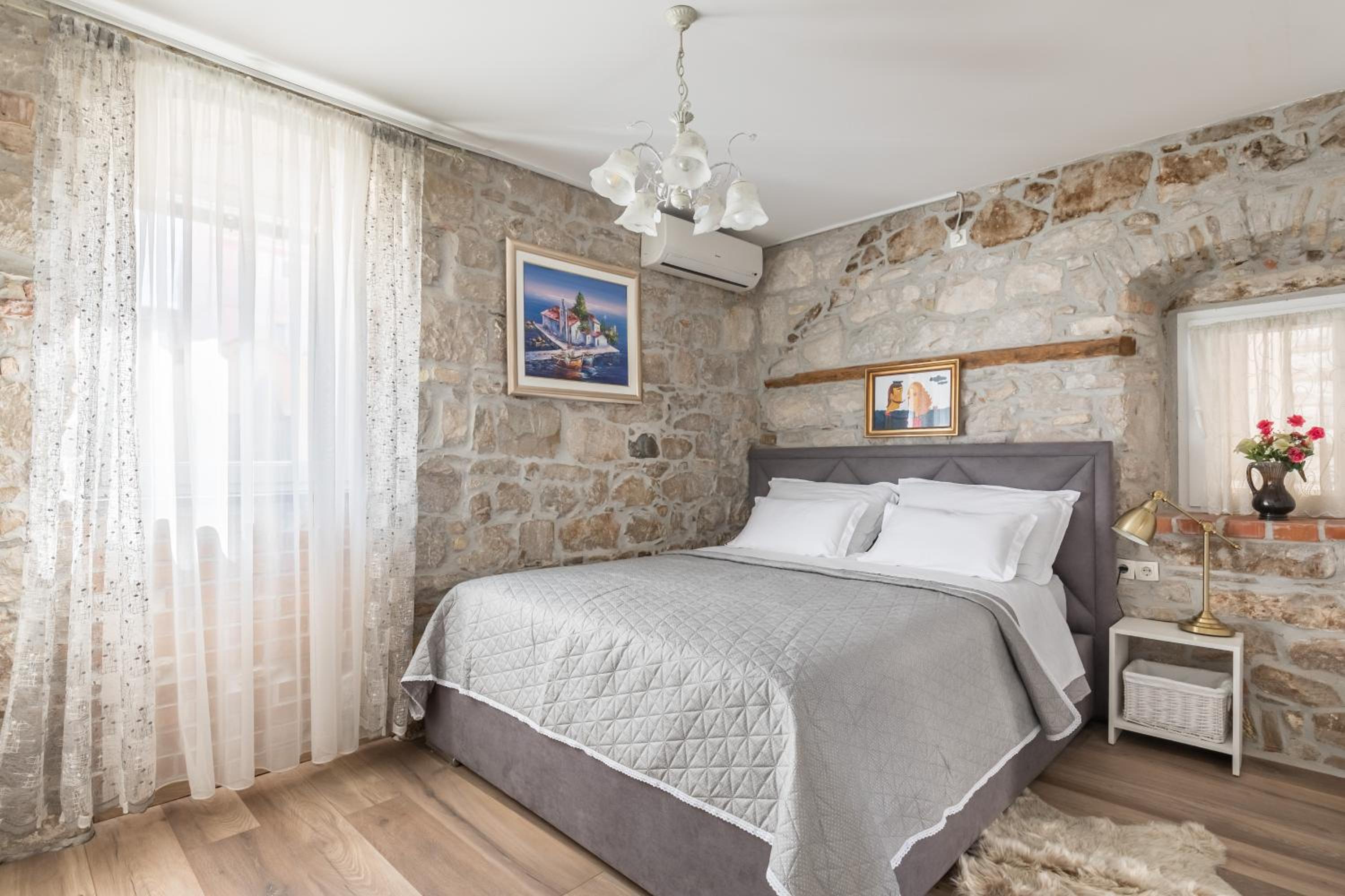 Photo 38