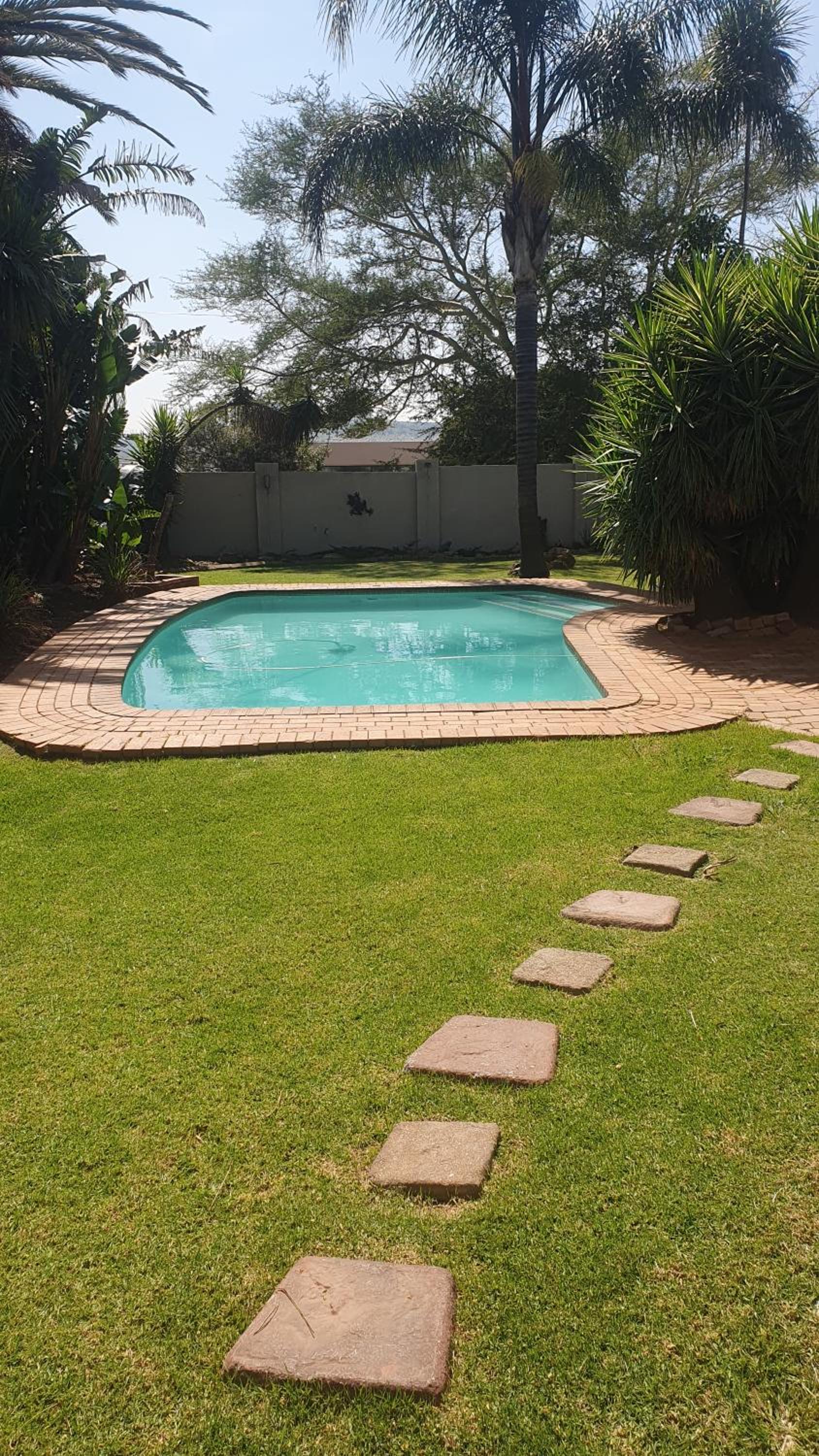 Refresh Cottage near OR Tambo Airport & Greenstone view 3