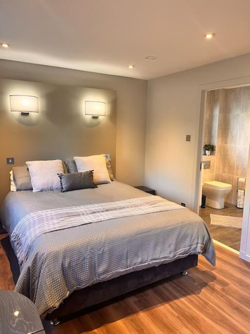Gleneagles Apartment