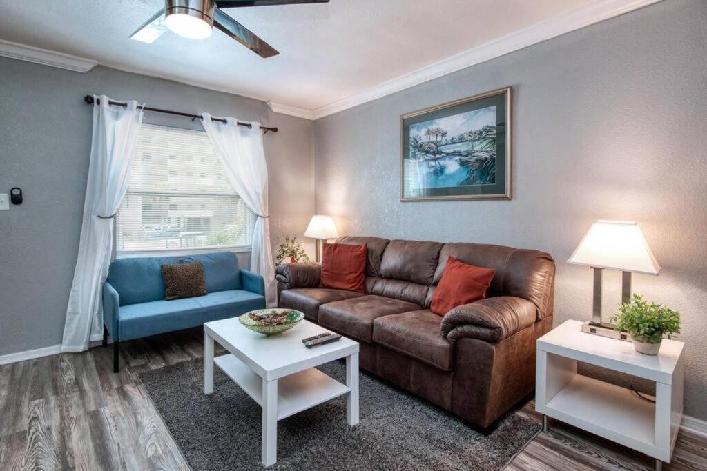 Sunset Beach Suites at Madeira Beach! Steps to Beach & Restaurants! - Suite 10 view 4