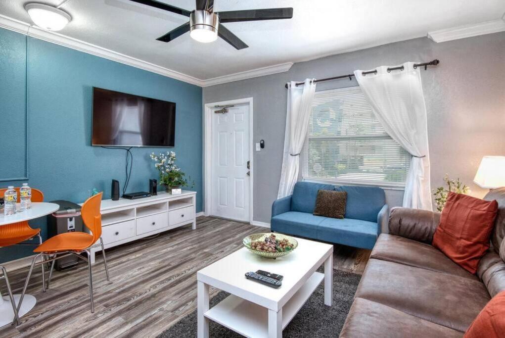 Sunset Beach Suites at Madeira Beach! Steps to Beach & Restaurants! - Suite 10 view 3