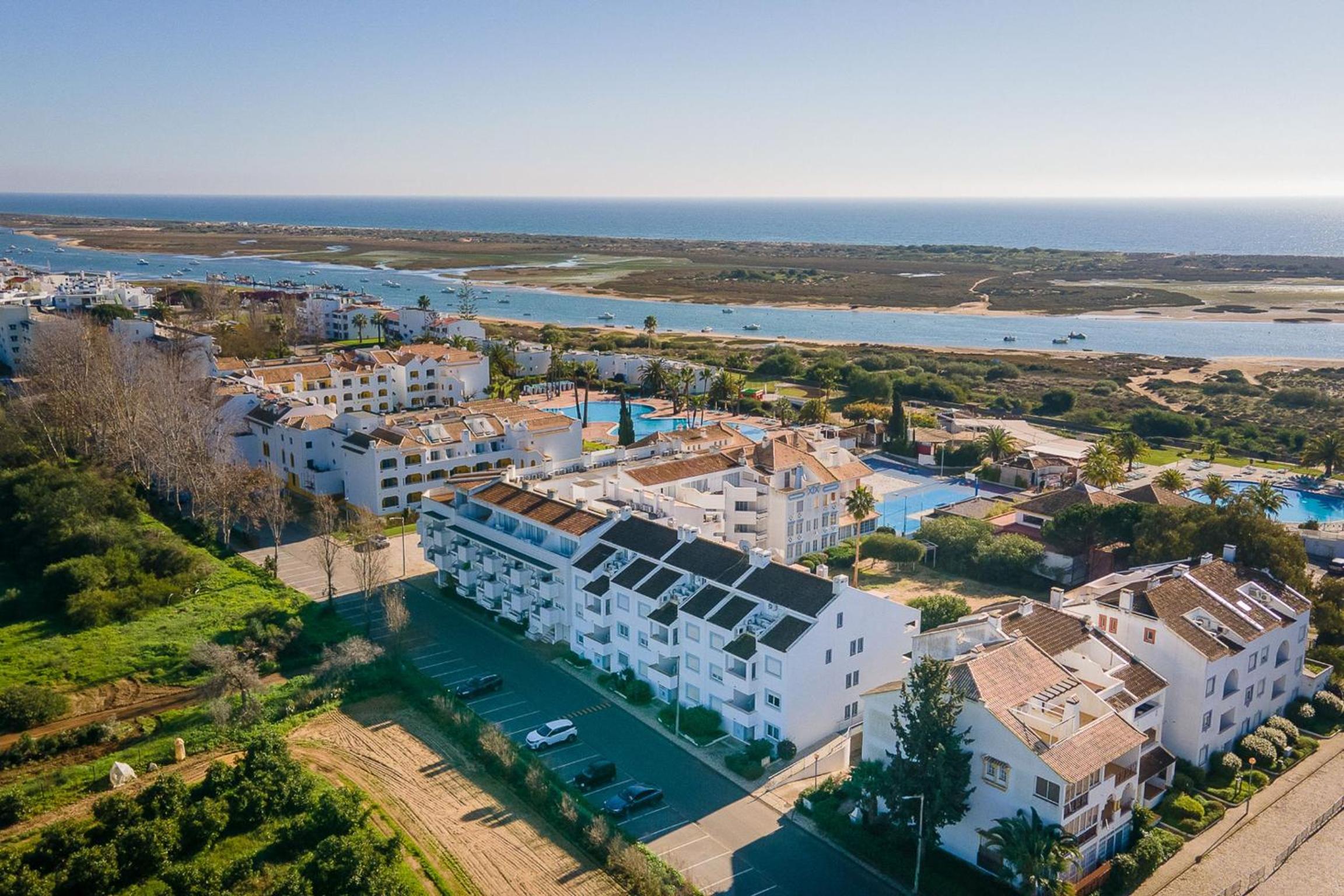 Golden 1 BDR Flat W/ Balcony & Pool by LovelyStay view 4