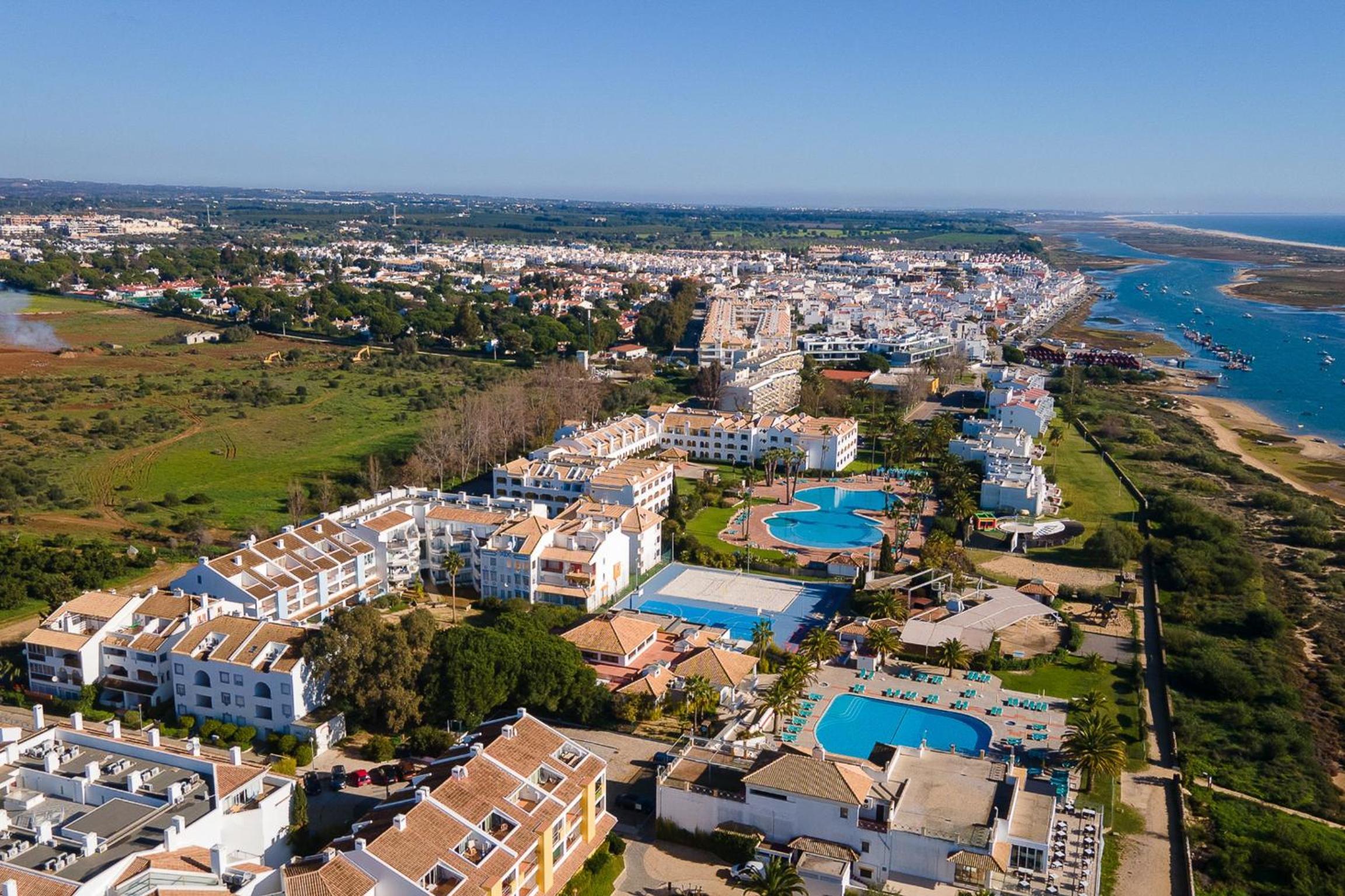 Golden 1 BDR Flat W/ Balcony & Pool by LovelyStay view 5