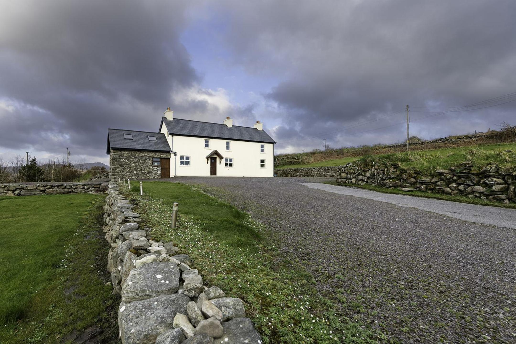 Rhea Holiday Home Kilcrohane by Trident Holiday Homes view 2