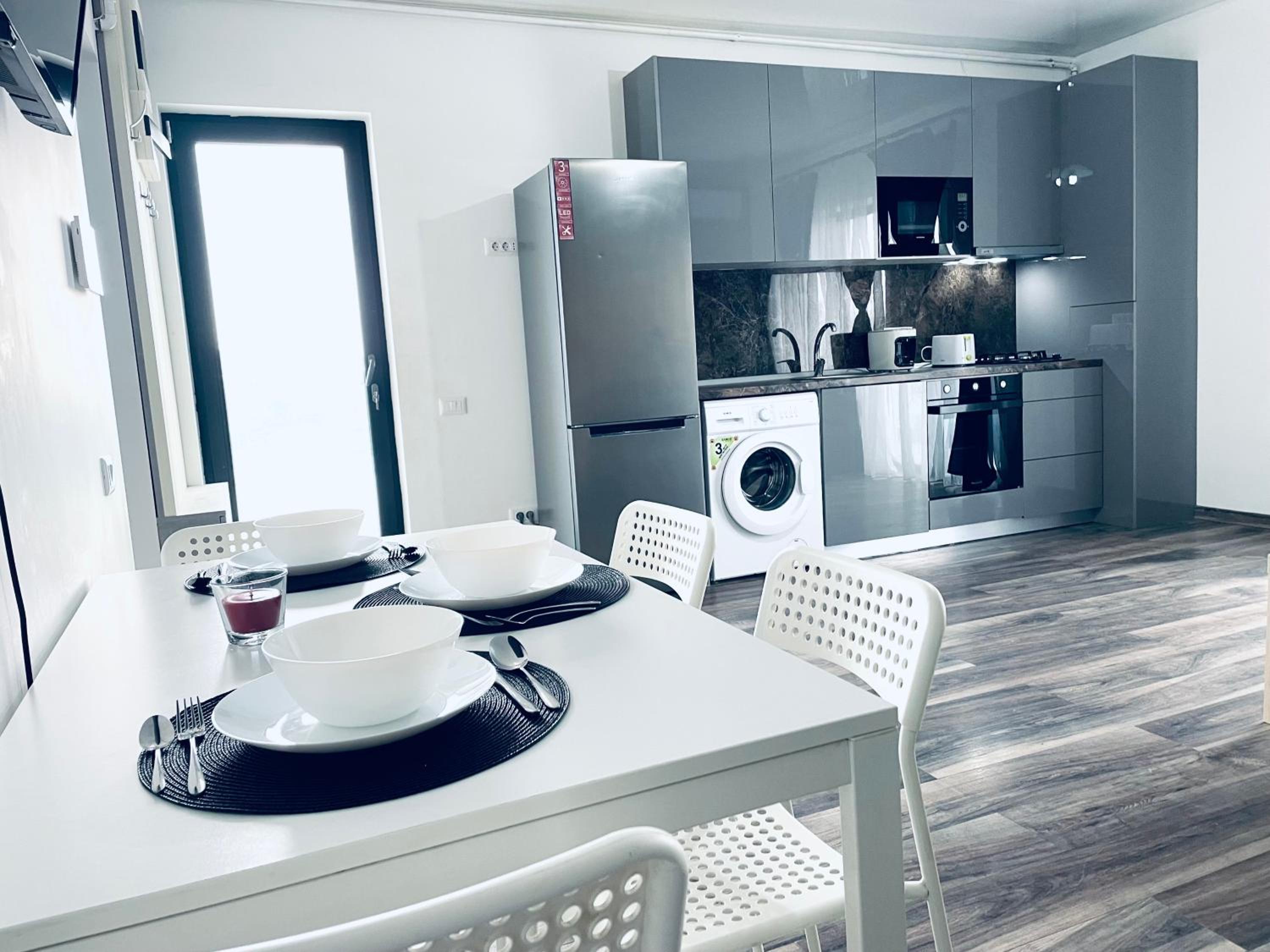 Amely Apartments Mamaia Nord 17 view 2