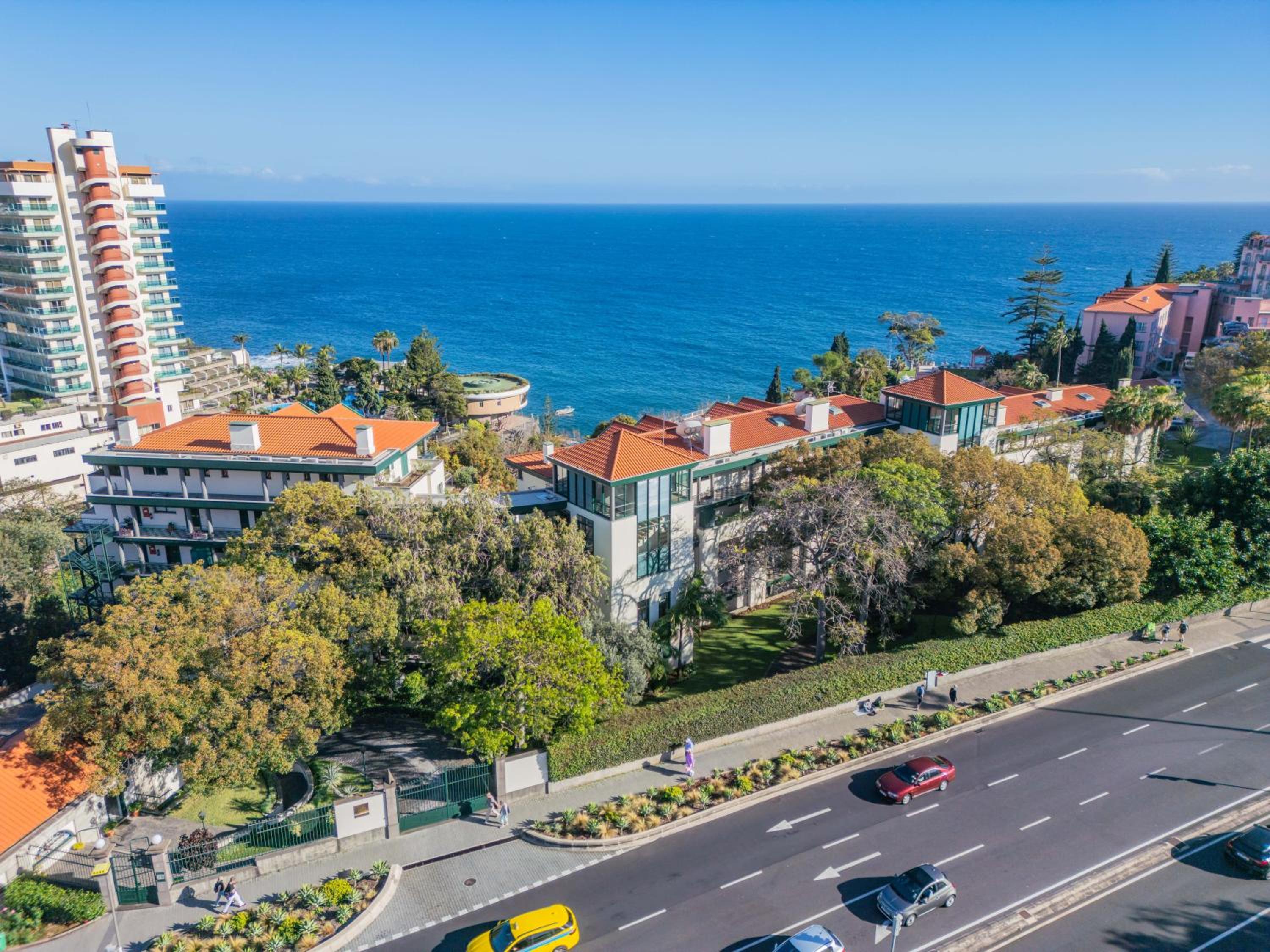 Luxury Oceanfront at Reid's Gardens view 3